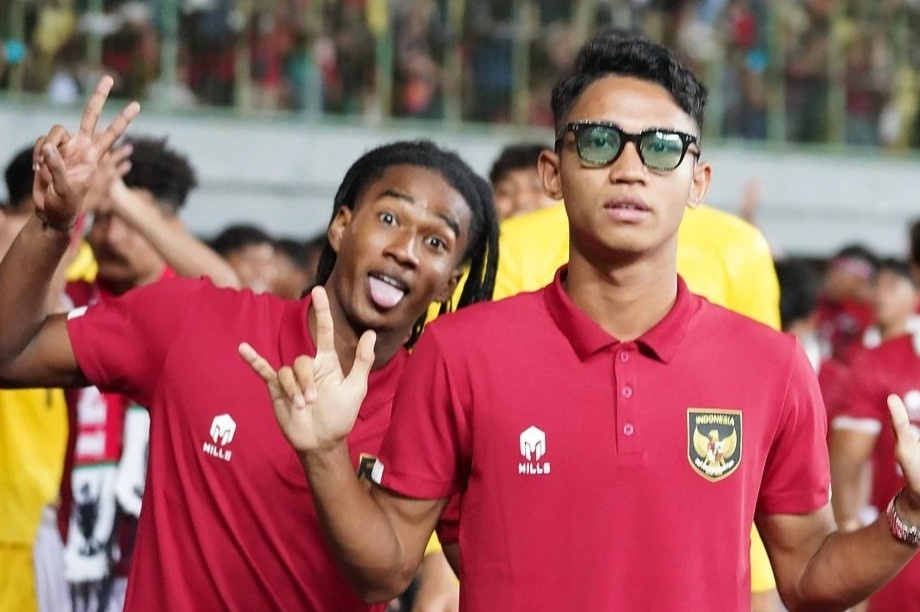 Ronaldo Kwateh ghi ban trong tran thang 7-0 cua U19 Indonesia hinh anh