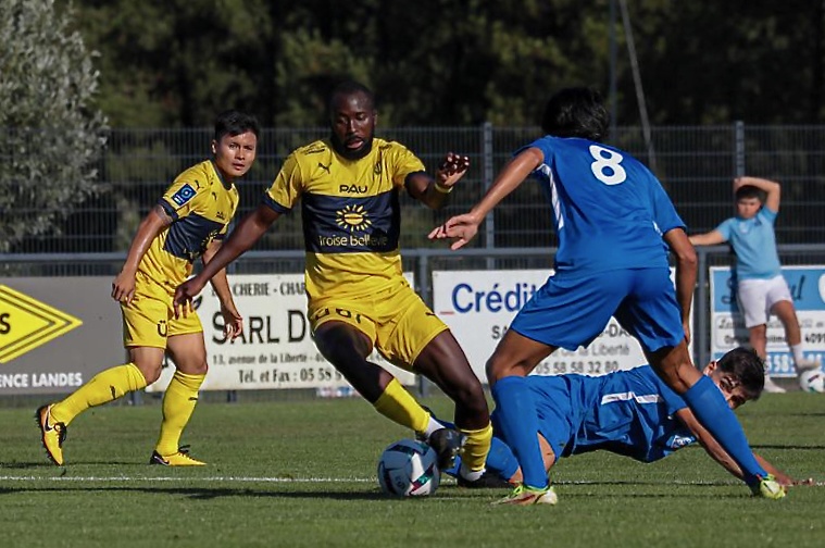 Quang Hai coi chung am thuc Phap anh 2