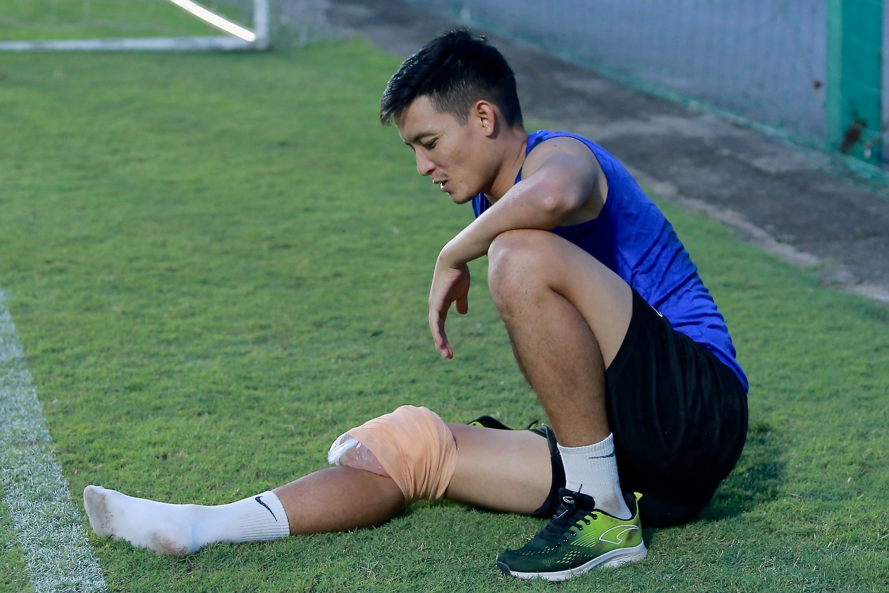 Tuyen thu Viet Nam nguy co vang o tran tranh dinh bang V.League hinh anh