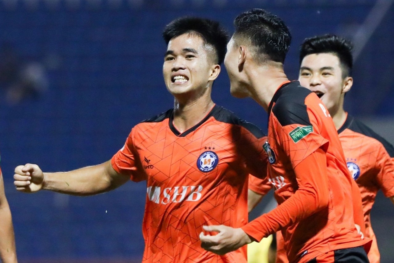 6 cau thu 19 tuoi noi bat o V.League 2022 hinh anh