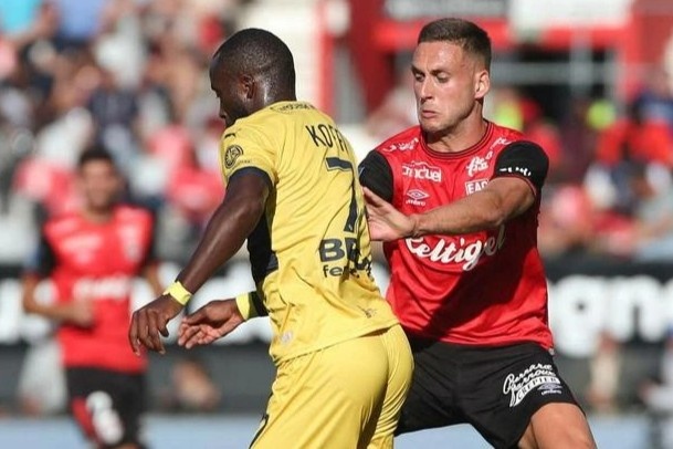 Bao Phap che bai CLB Pau hinh anh