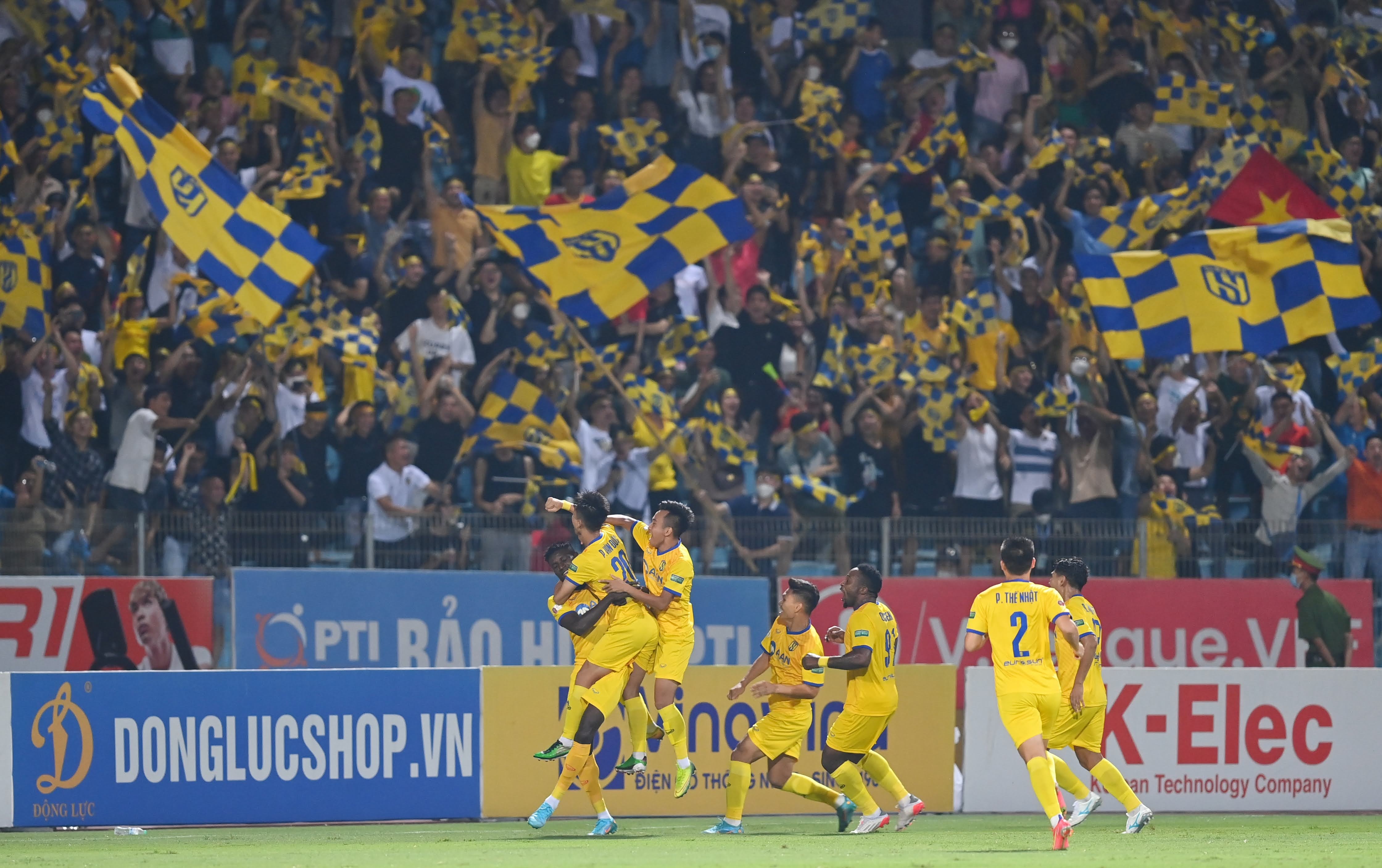 ha noi 2-1 slna anh 2