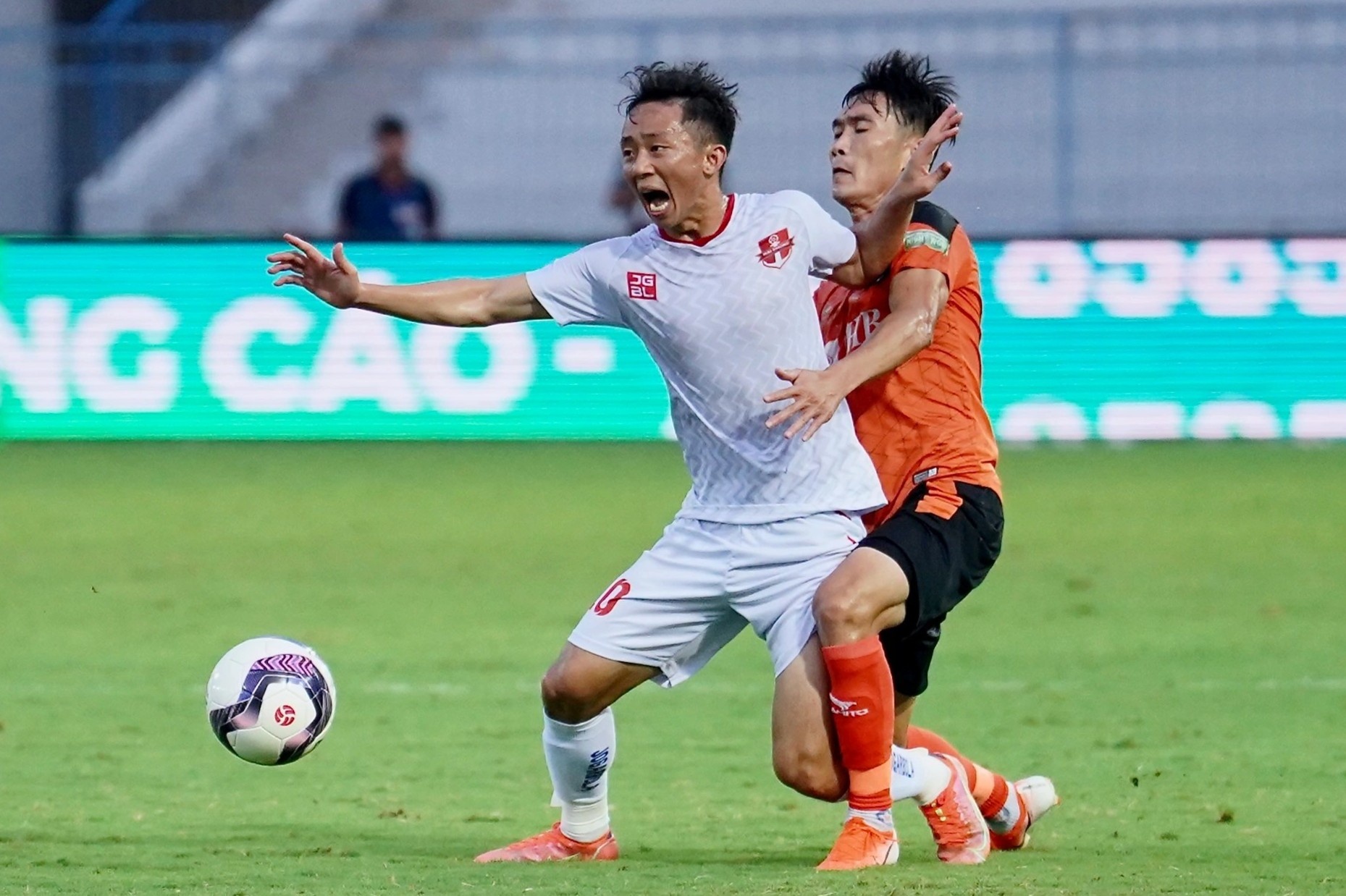 Da san khong khan gia, CLB Hai Phong ngat mach thang cua Da Nang hinh anh