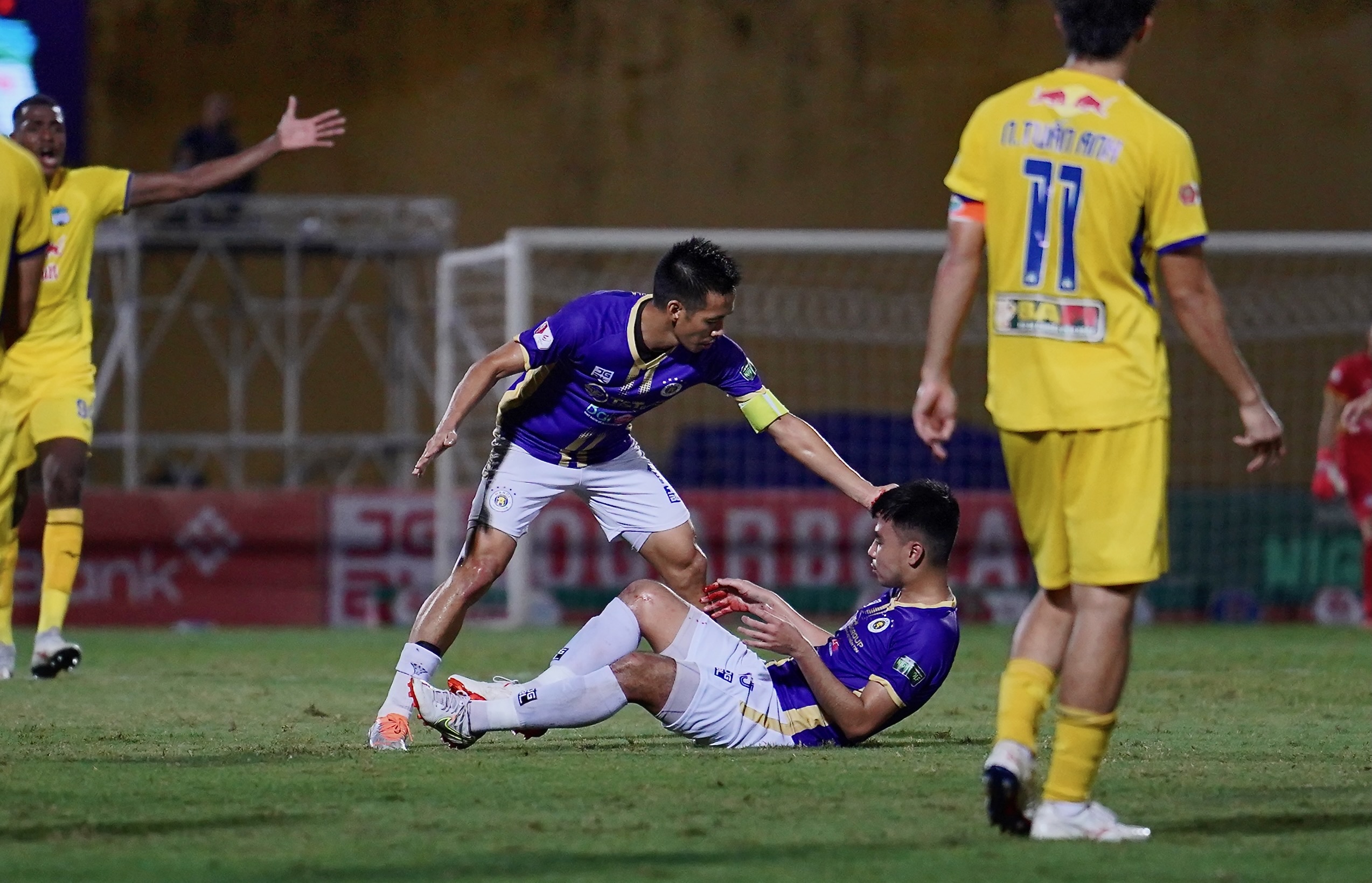 duc huy chay mau anh 1