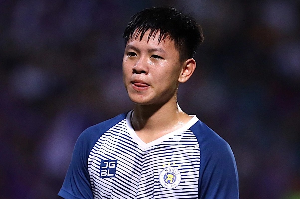 9 phut V.League va tiec nuoi cua Vu Tien Long hinh anh