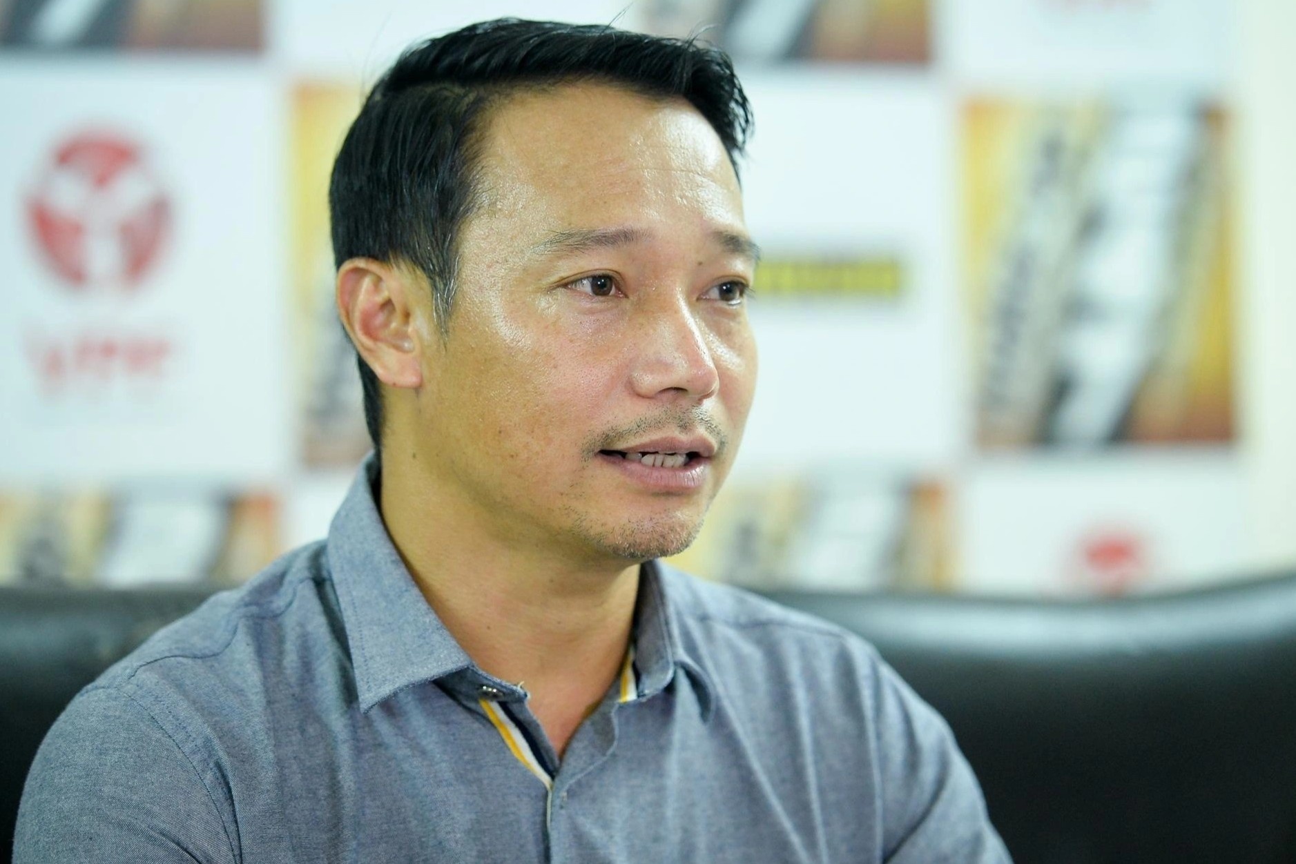 HLV Hong Viet thay Van Sy dan dat Nam Dinh hinh anh