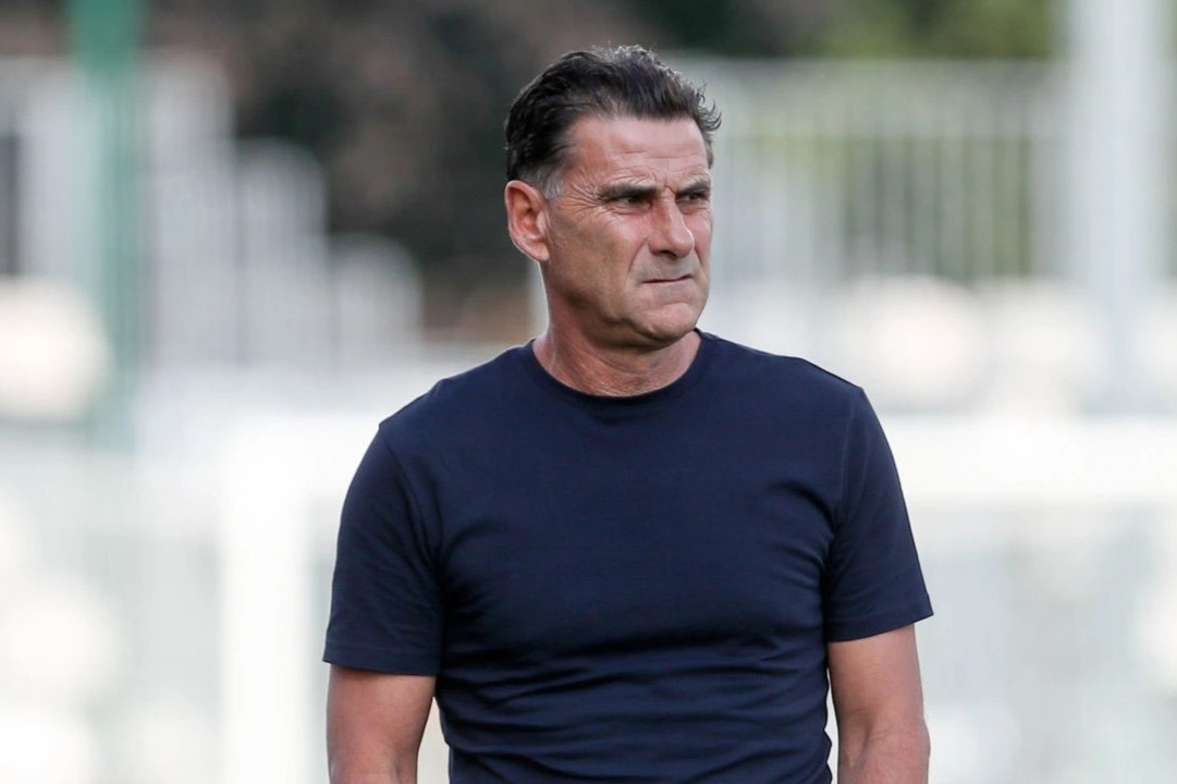 HLV Pau mang hoc tro: 'Neu khong xau ho thi cac cau hay doi nghe' hinh anh