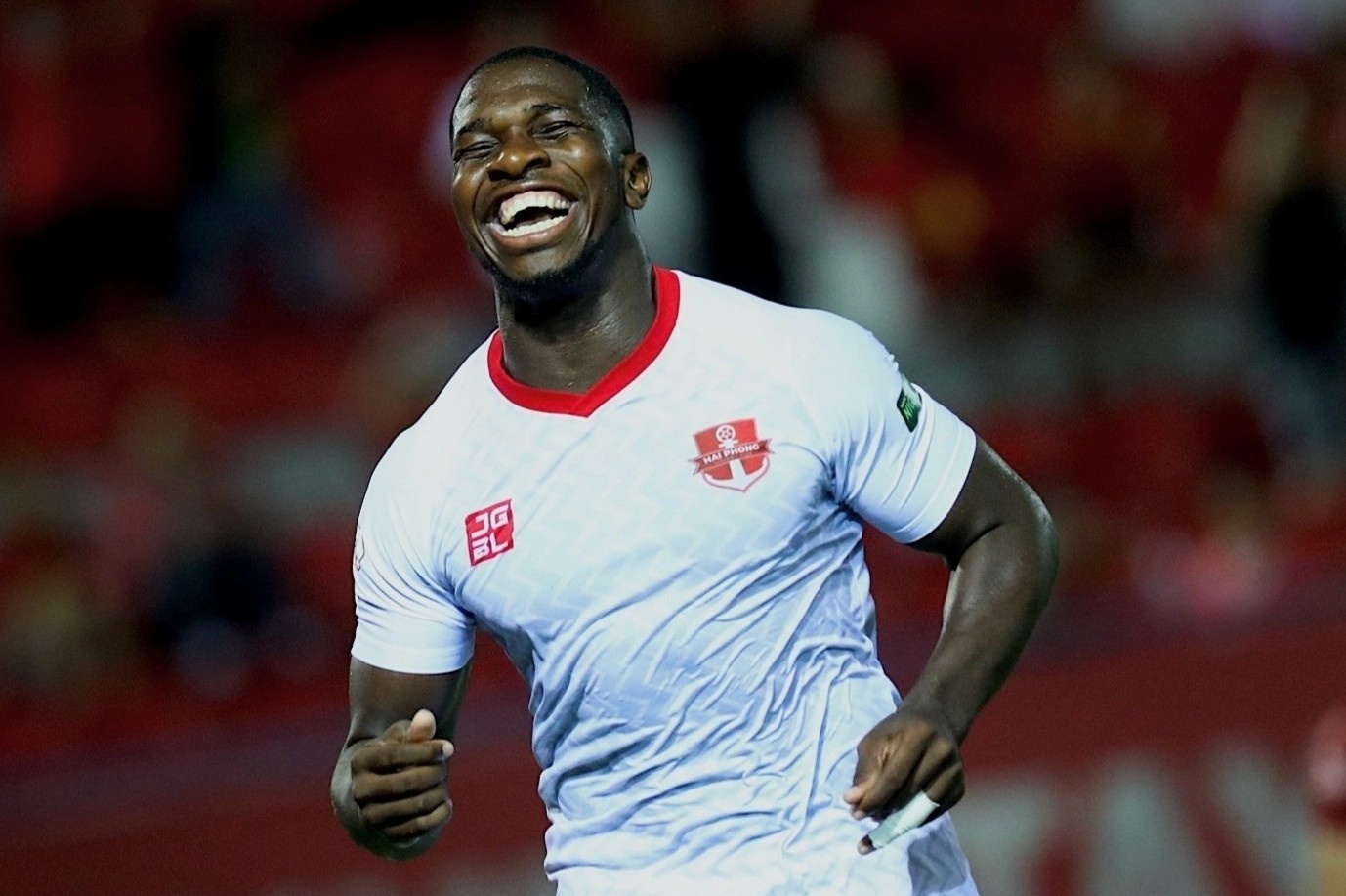 CLB Hai Phong thang tran thu 4 lien tiep hinh anh