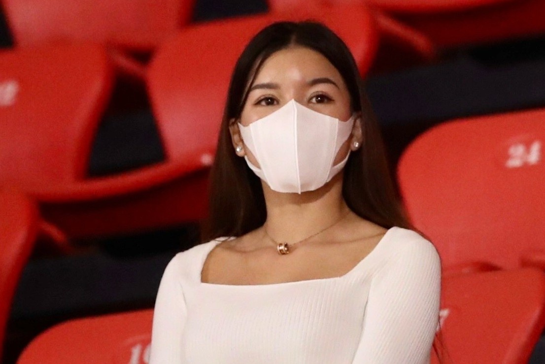 Ban gai Van Lam, vo Duy Manh den co vu tuyen Viet Nam hinh anh