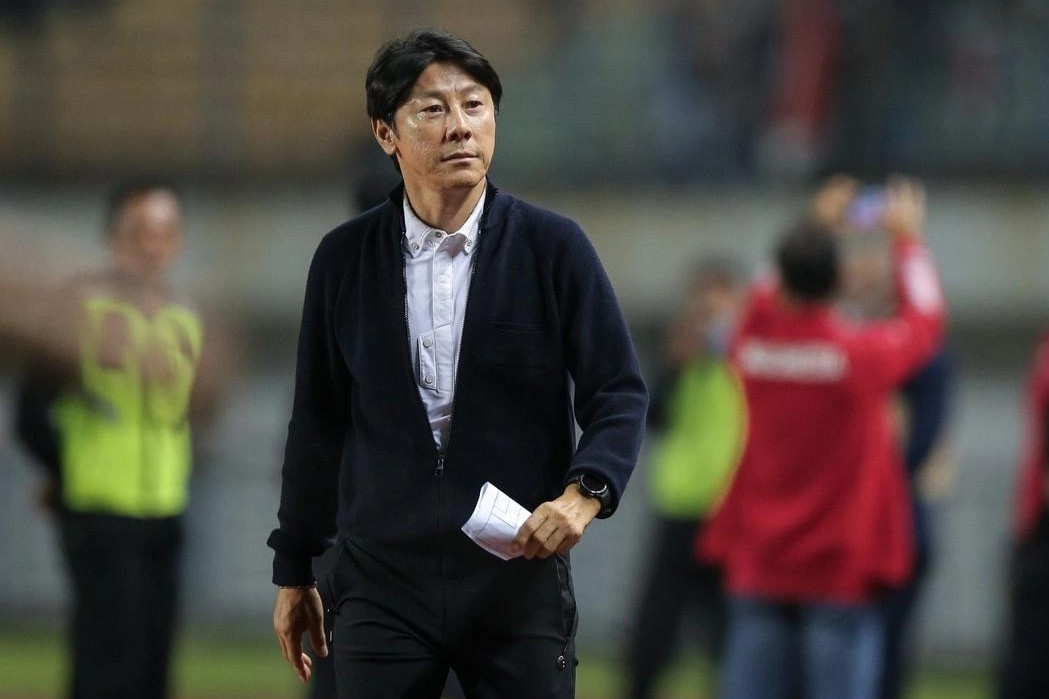 Chu tich LDBD Indonesia muon gia han hop dong voi HLV Shin hinh anh