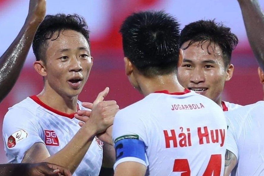 Cuoc chien giua hai nua HAGL o V.League hinh anh