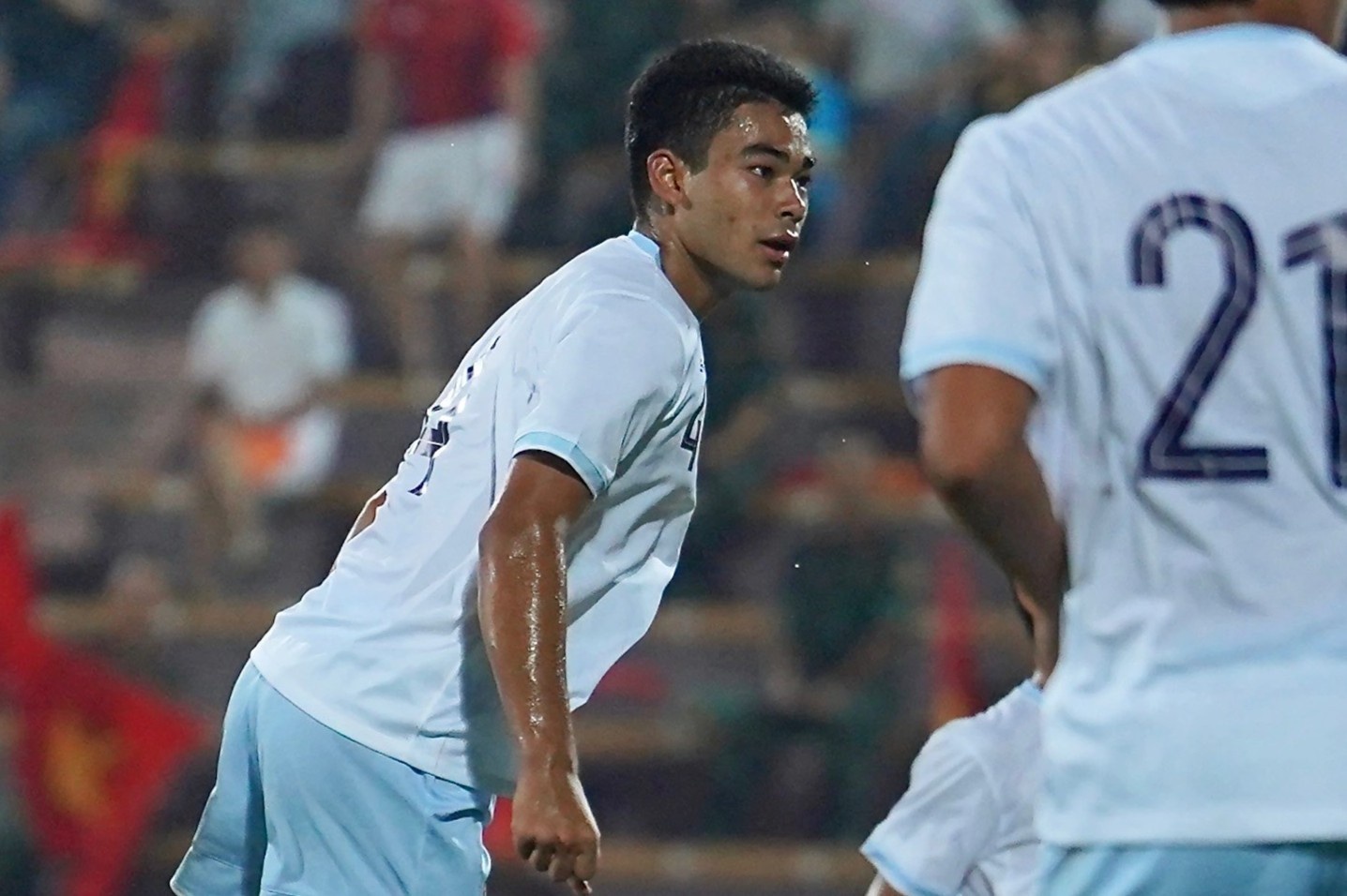 Hai cau thu goc My va Canada bat luc truoc U17 Viet Nam hinh anh