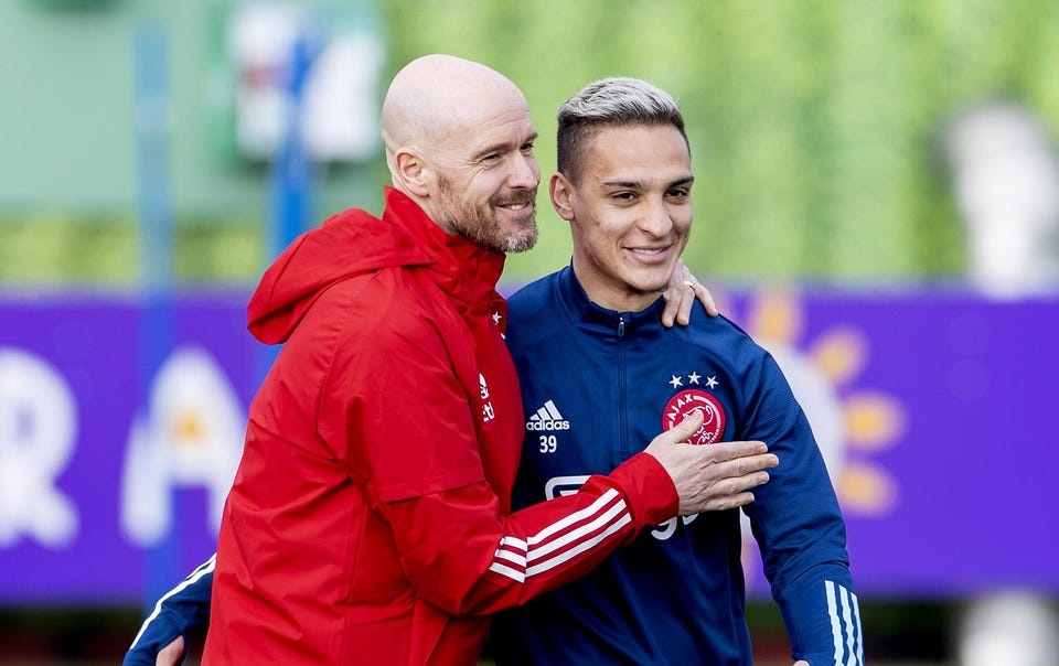 Bi MU 'hut mau', Ajax sup do o Champions League hinh anh