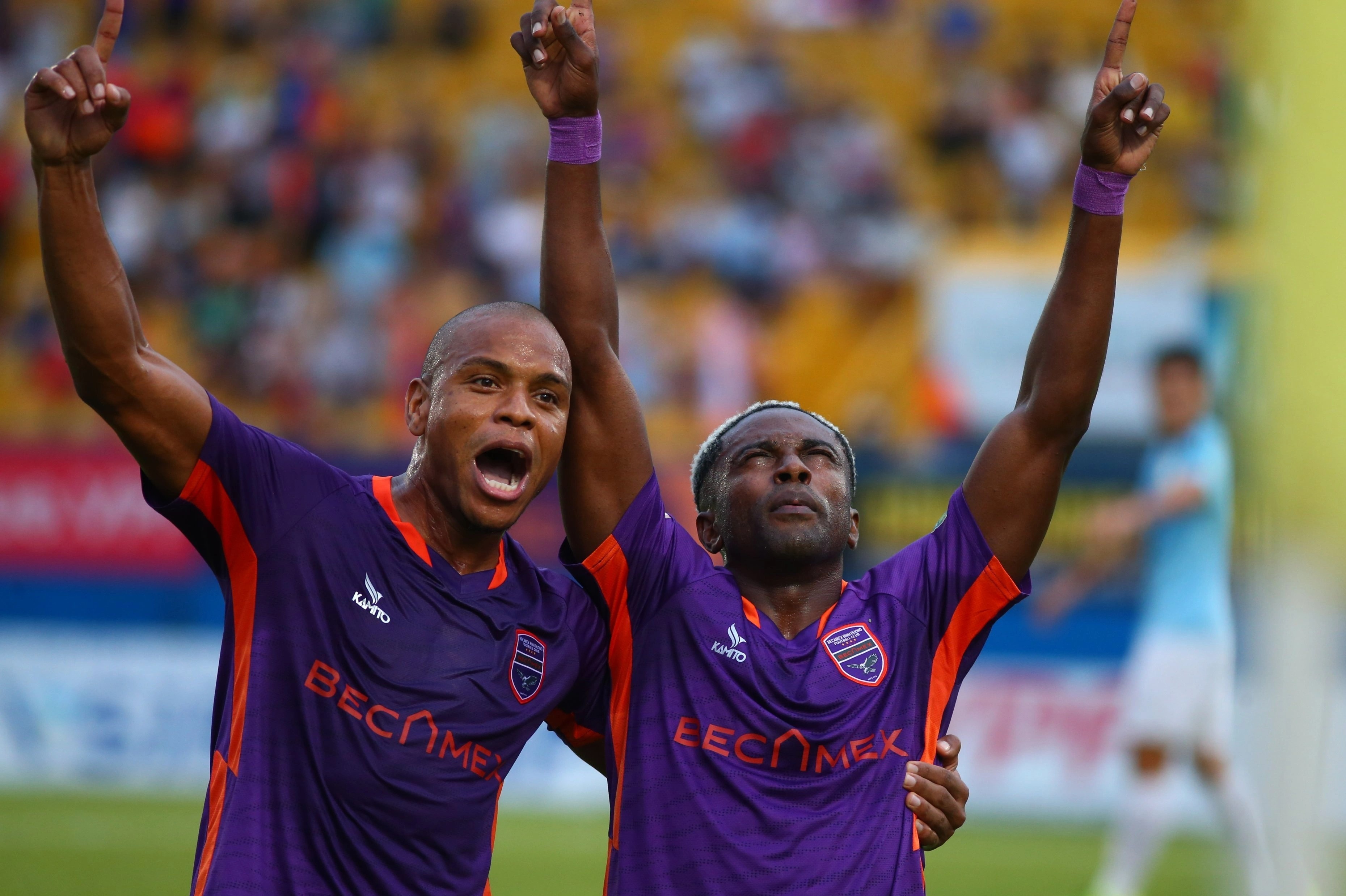 CLB Binh Duong bi Ha Tinh cam hoa 2-2 hinh anh