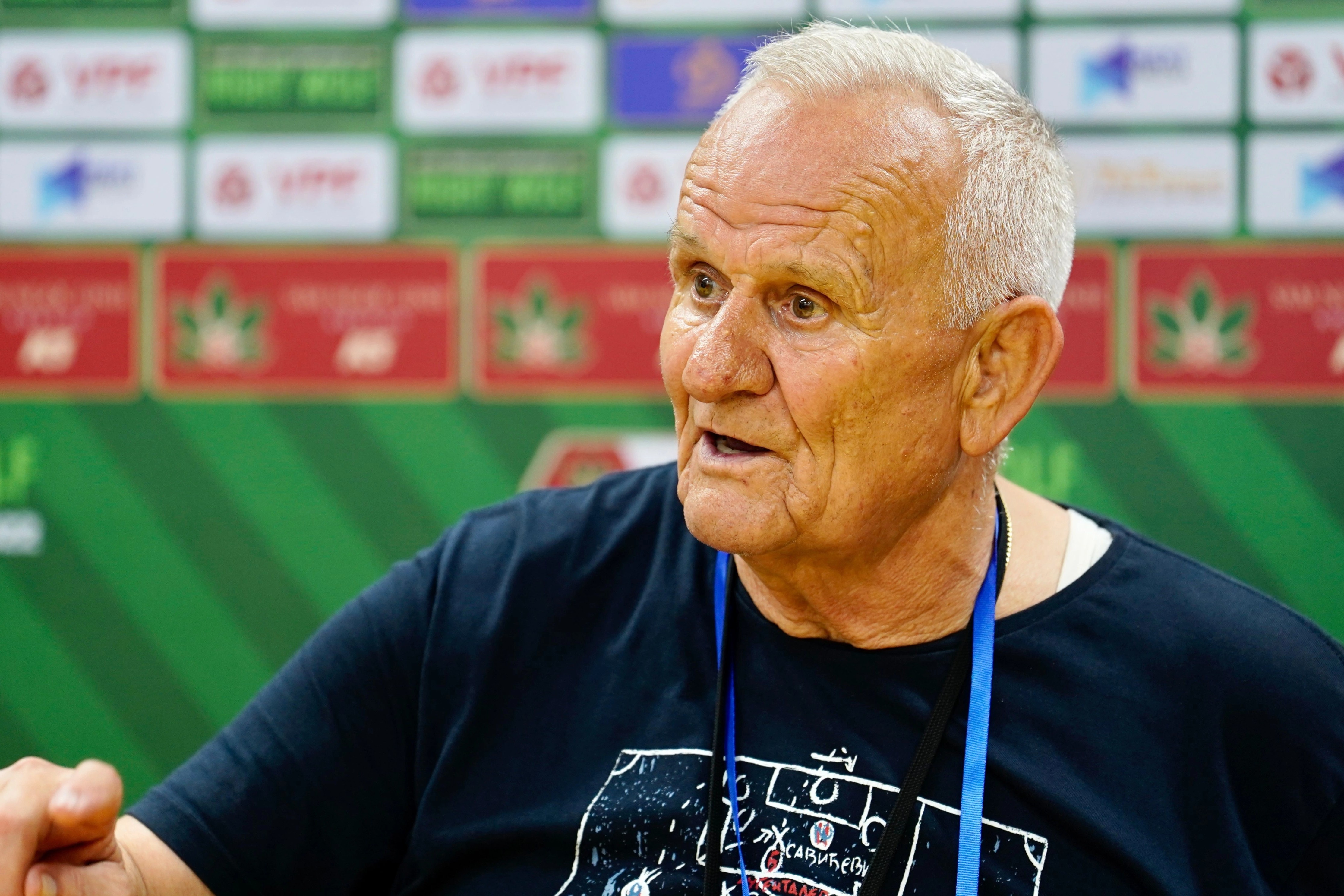 CLB Thanh Hoa chia tay HLV Petrovic hinh anh