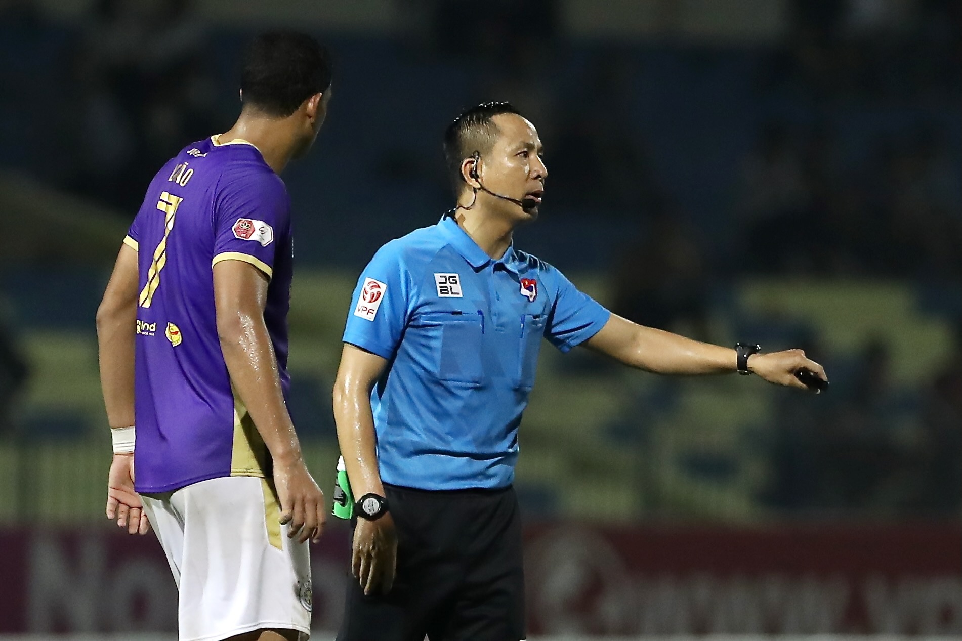 HLV CLB Ha Noi: 'Ket qua nay khong anh huong toi cuoc dua vo dich' hinh anh