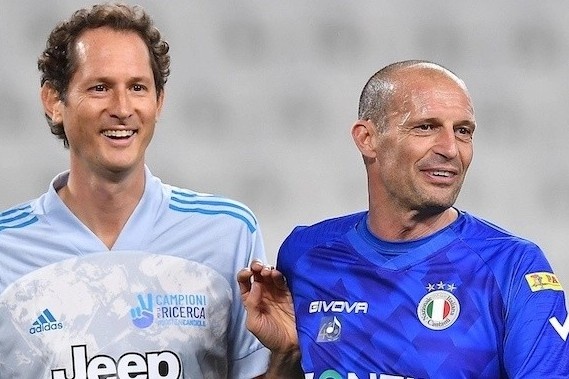 Phan ung cua HLV Allegri sau khi ban lanh dao Juventus tu chuc hinh anh