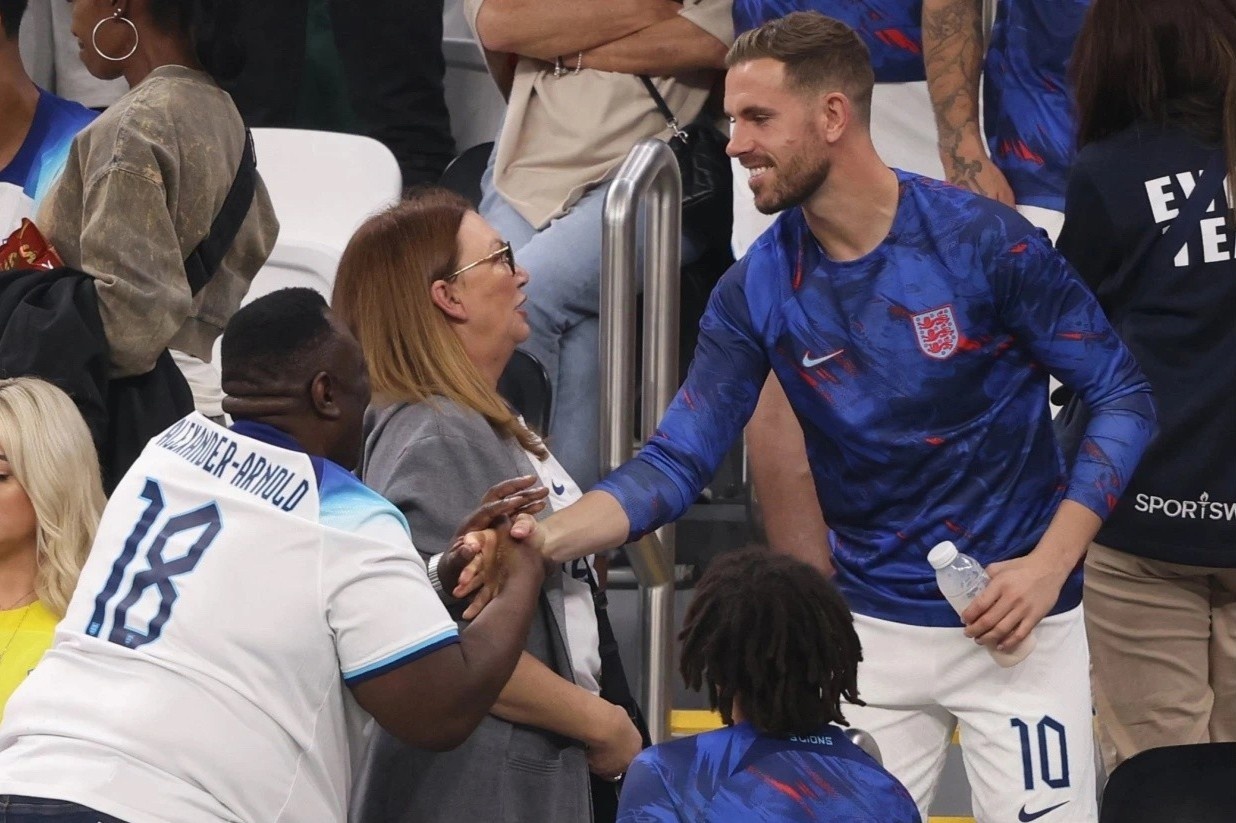 Nguoi hung tuyen Anh mac quan dui cua Sterling hinh anh