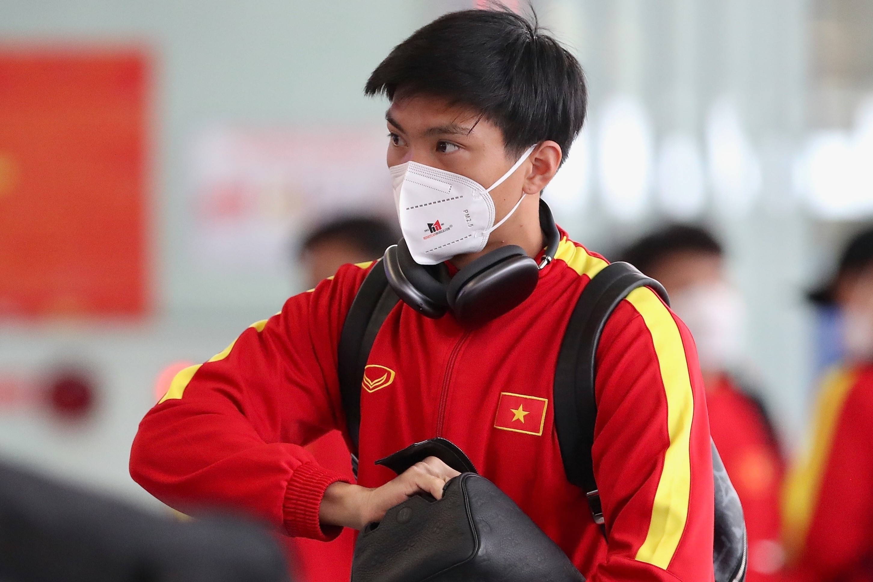 Phan Van Duc, Bui Tien Dung vang mat khi tuyen Viet Nam sang Lao hinh anh