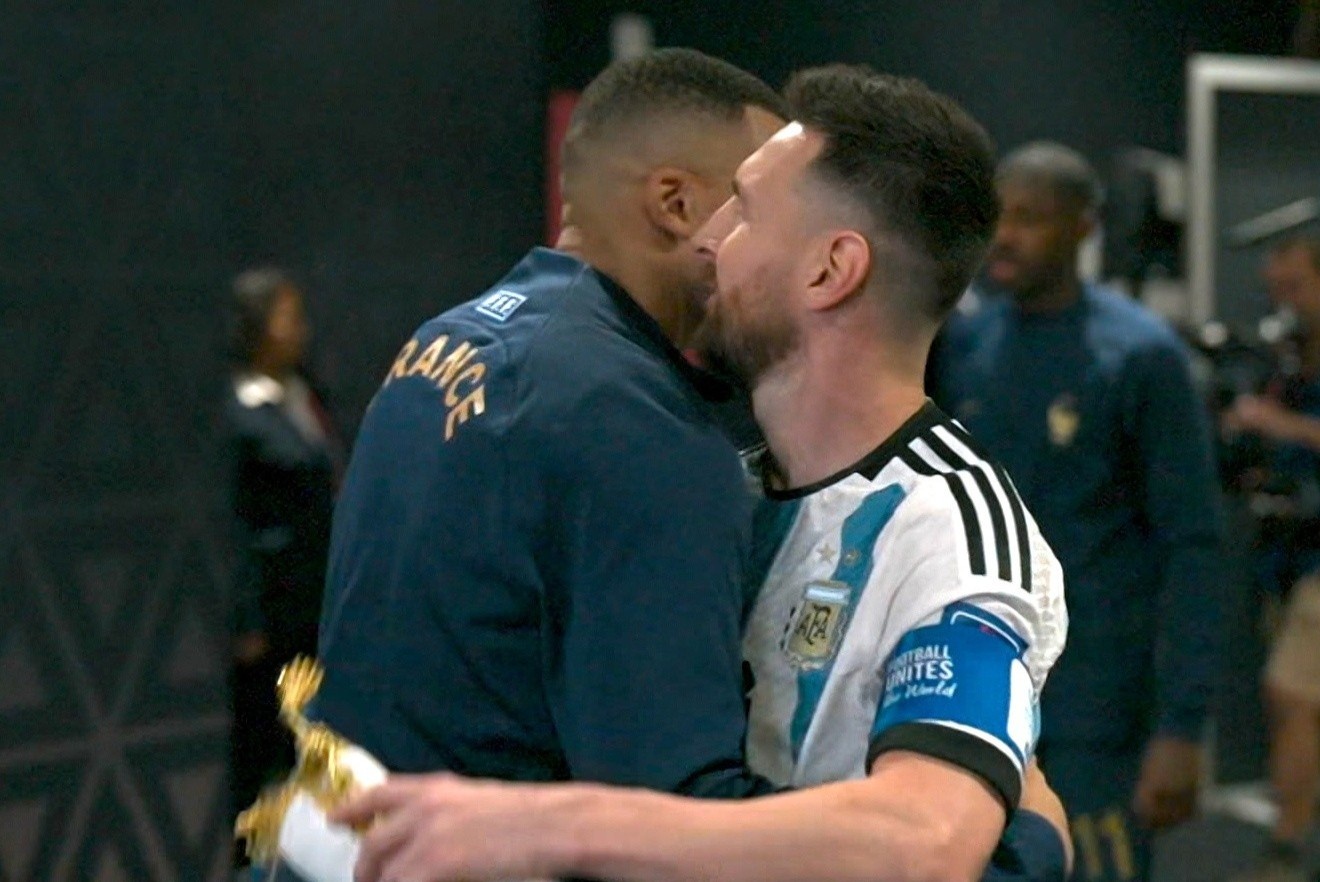 Mbappe om Messi truoc tran chung ket World Cup 2022 hinh anh