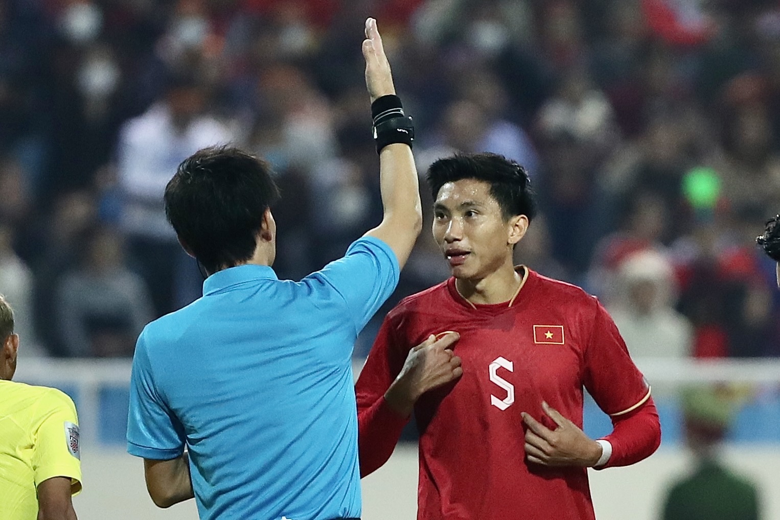 BLV Quang Tung: ‘Neu co VAR, Van Hau va tuyen Viet Nam se bat loi’ hinh anh