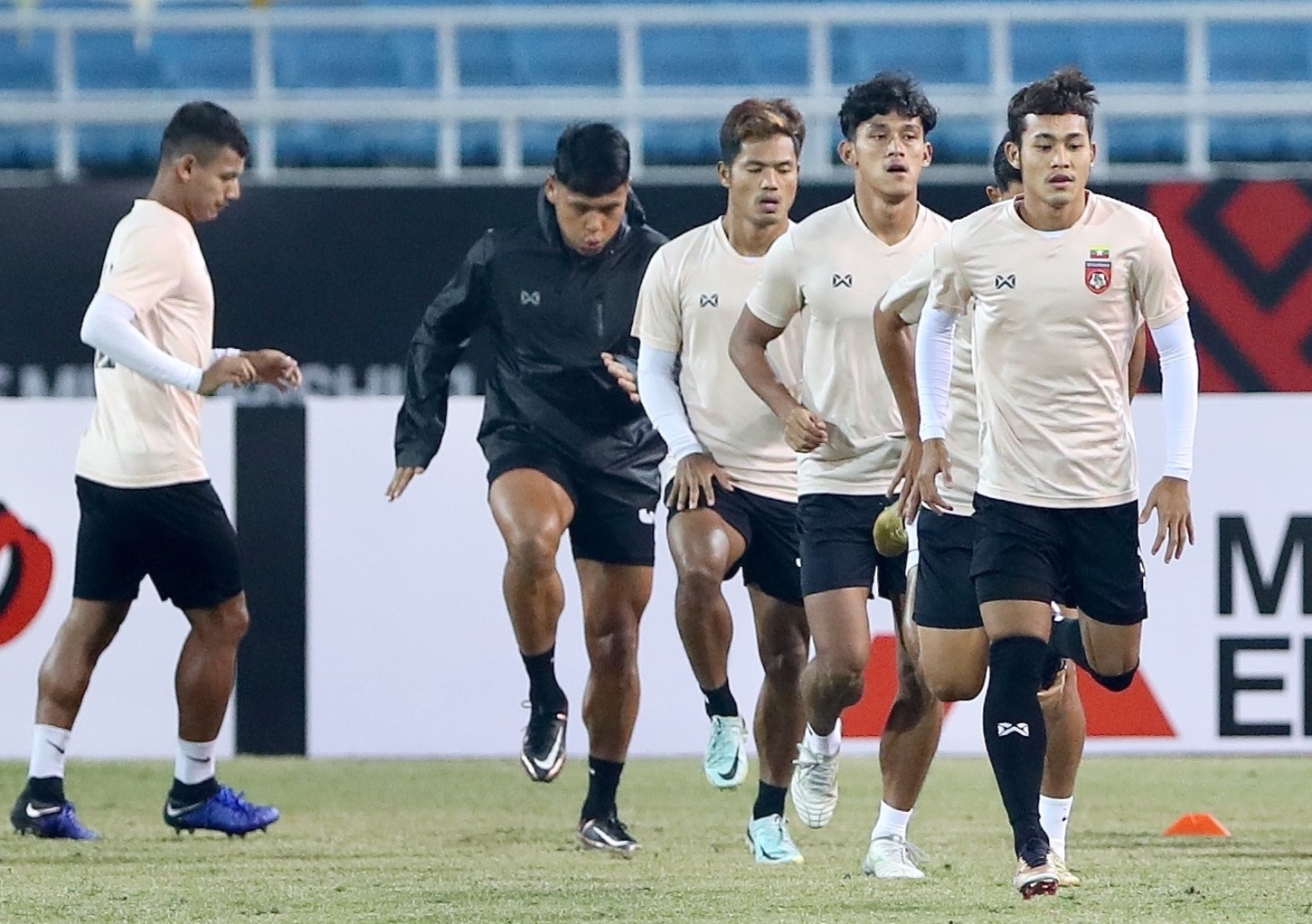 Tuyen Myanmar hung khoi truoc tran chia tay AFF Cup 2022 hinh anh