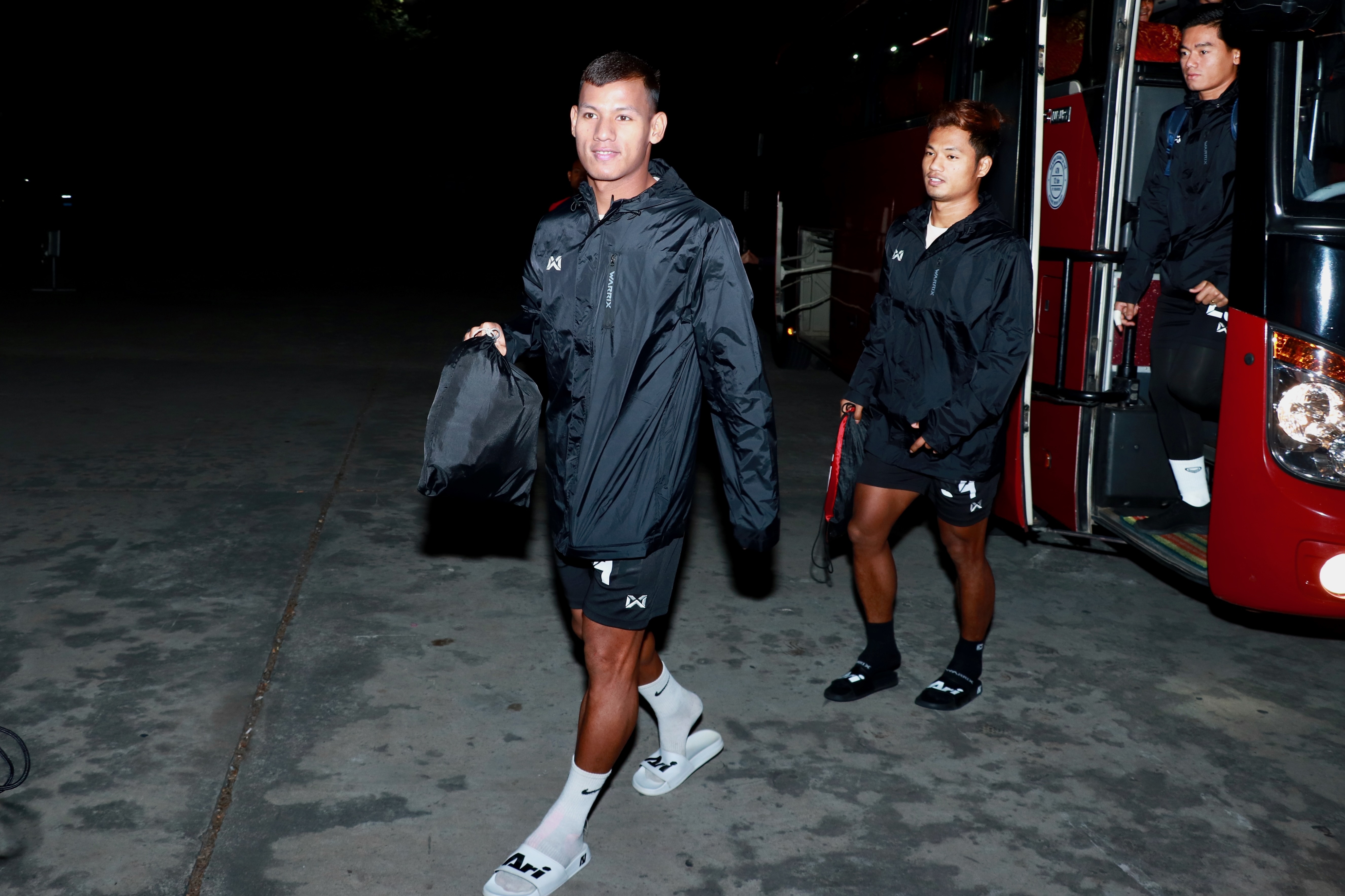 doi tuyen myanmar anh 1