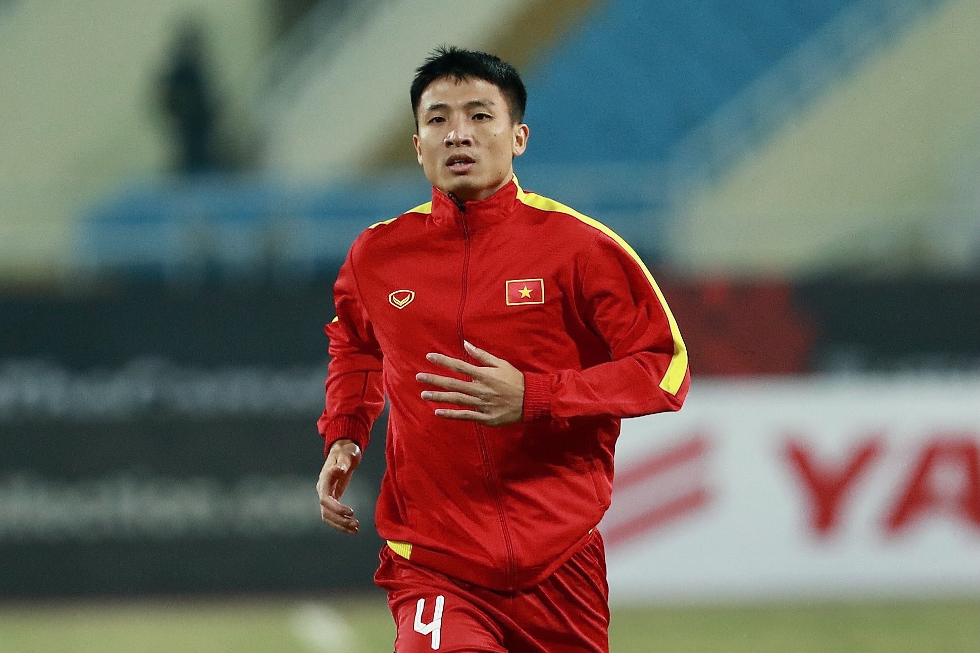 Bui Tien Dung bi tra ve sau khi len tuyen Viet Nam hinh anh