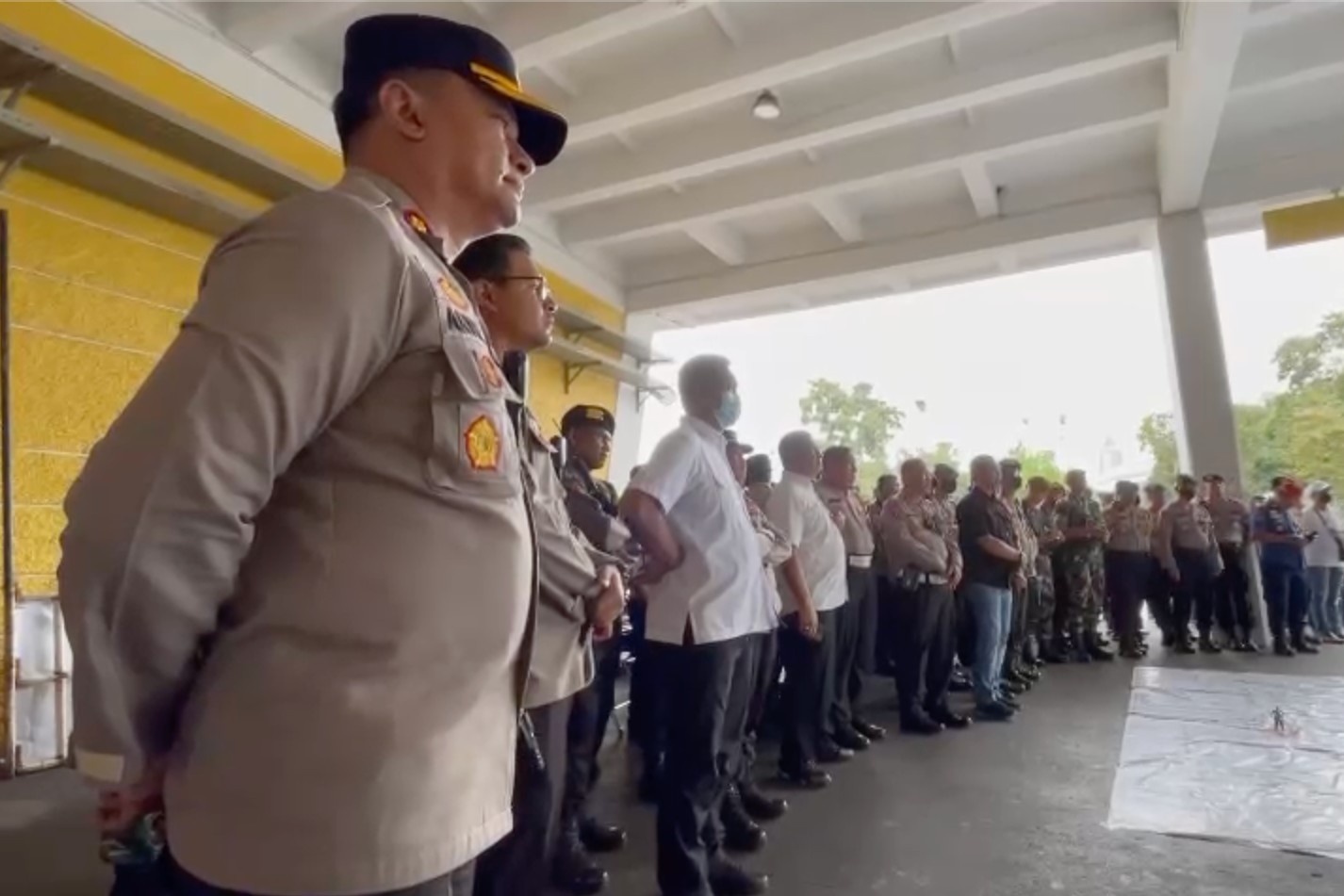 Canh sat Indonesia trien khai an ninh truoc tran Indonesia - Viet Nam hinh anh