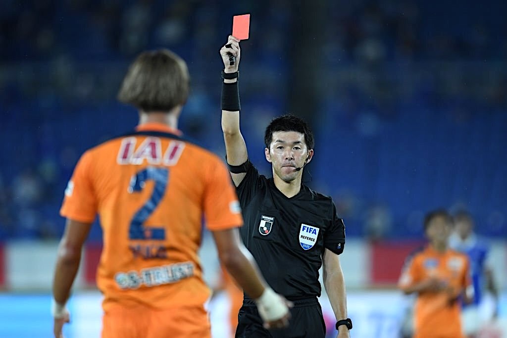 Trong tai Nhat Ban bat tran luot ve Viet Nam - Indonesia hinh anh