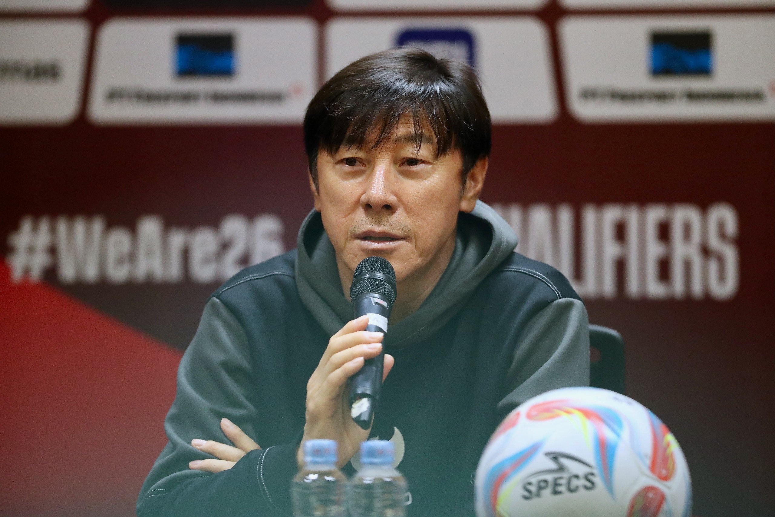 HLV Shin: 'Tuyen Indonesia se mang den tran dau hay truoc Viet Nam' hinh anh