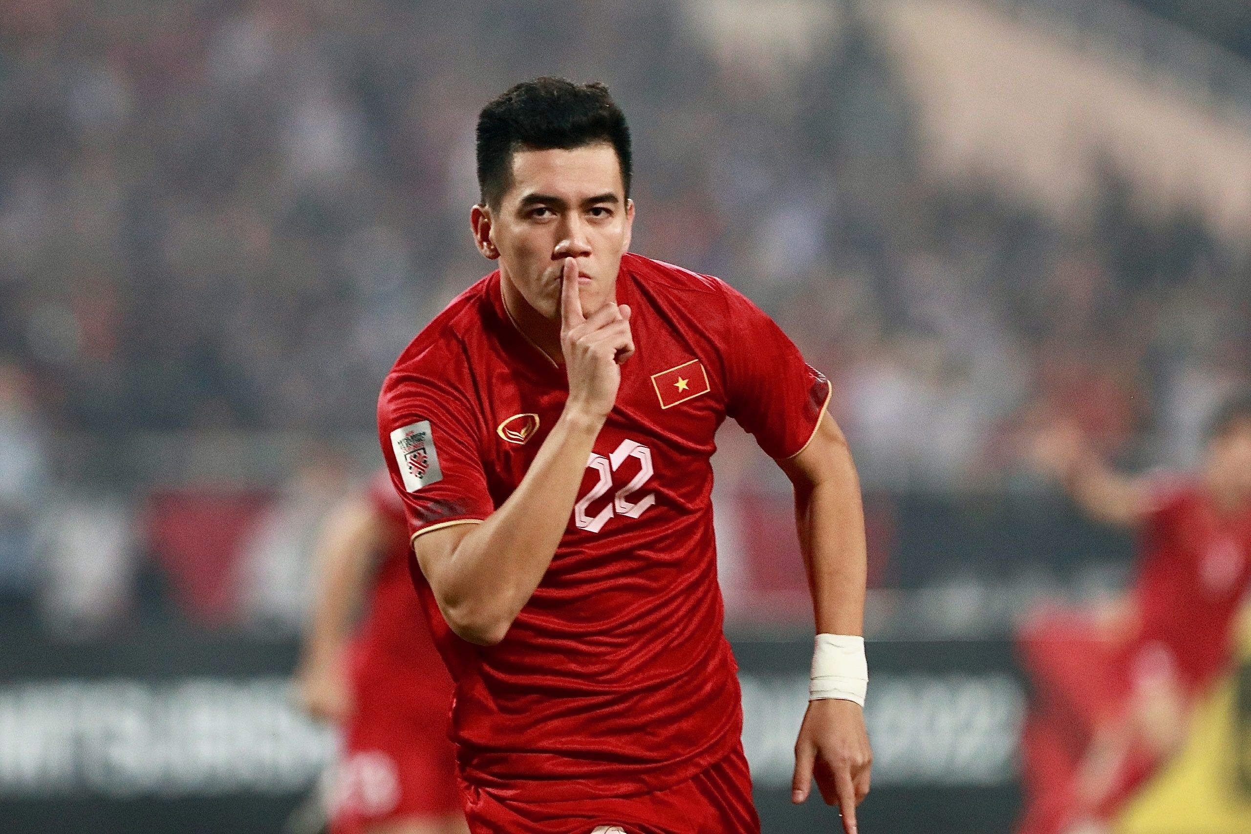 Lao ban ve sieu re o tran gap tuyen Viet Nam hinh anh