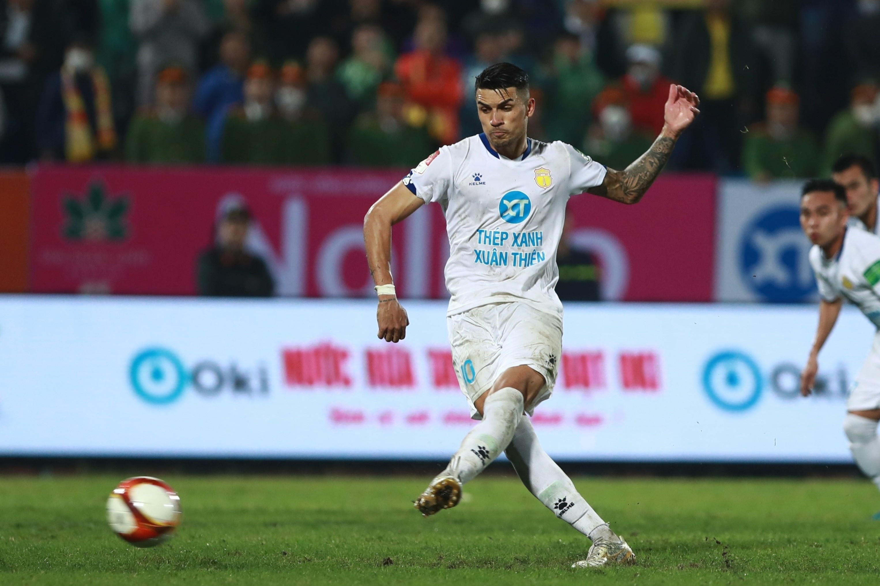 Hendrio chia tay CLB Nam Dinh? hinh anh