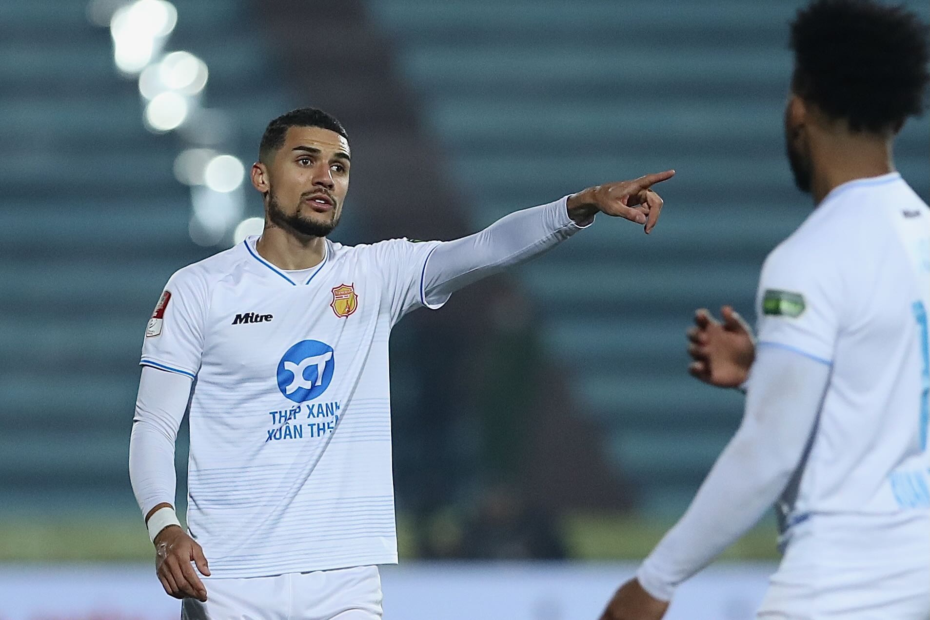 Hendrio de nghi muc luong tu 20.000 USD hinh anh