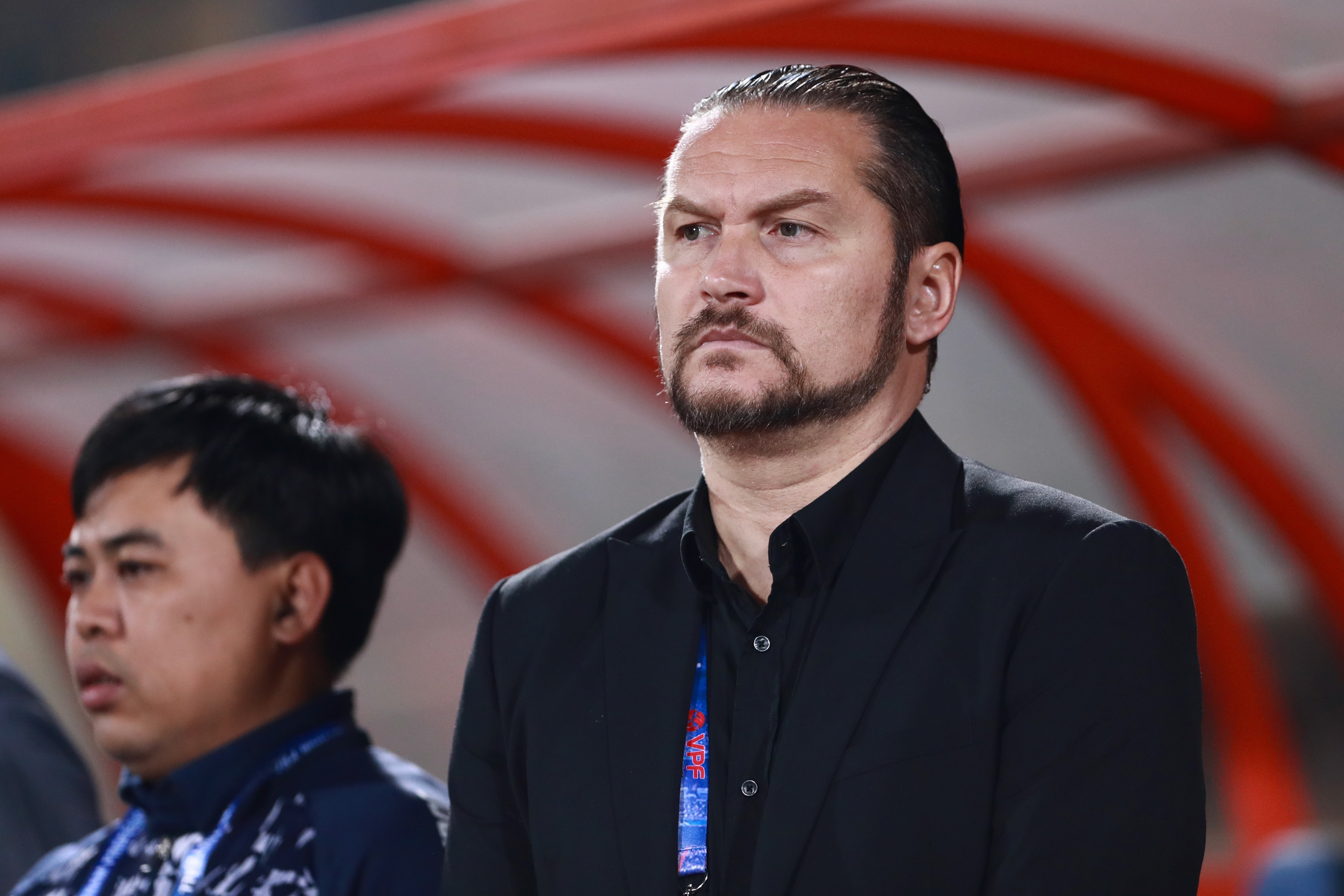 HLV Popov tien cu cac dong nghiep noi dan tuyen Viet Nam hinh anh