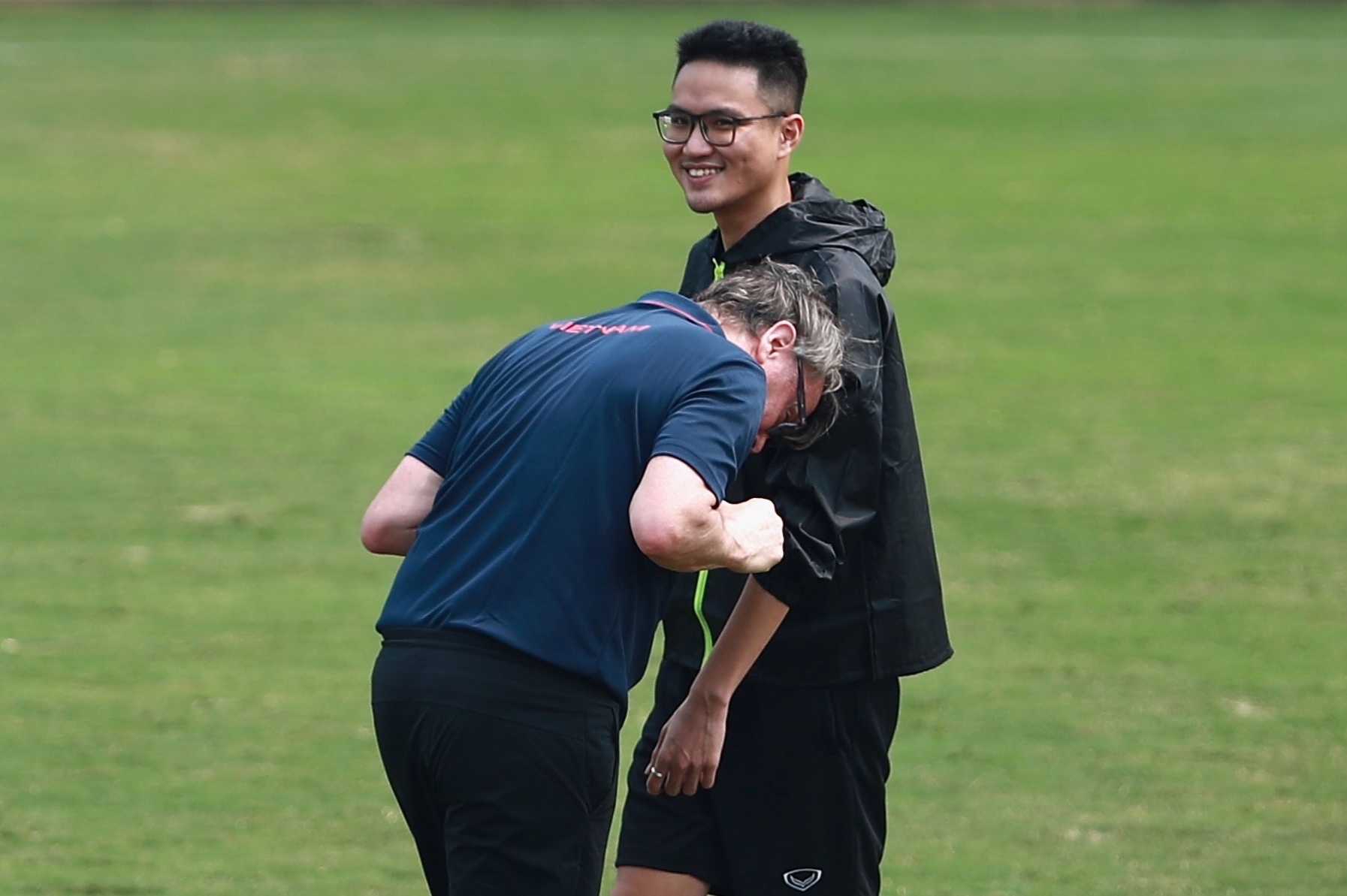 HLV Troussier tai hien pha huc dau cua Zidane hinh anh