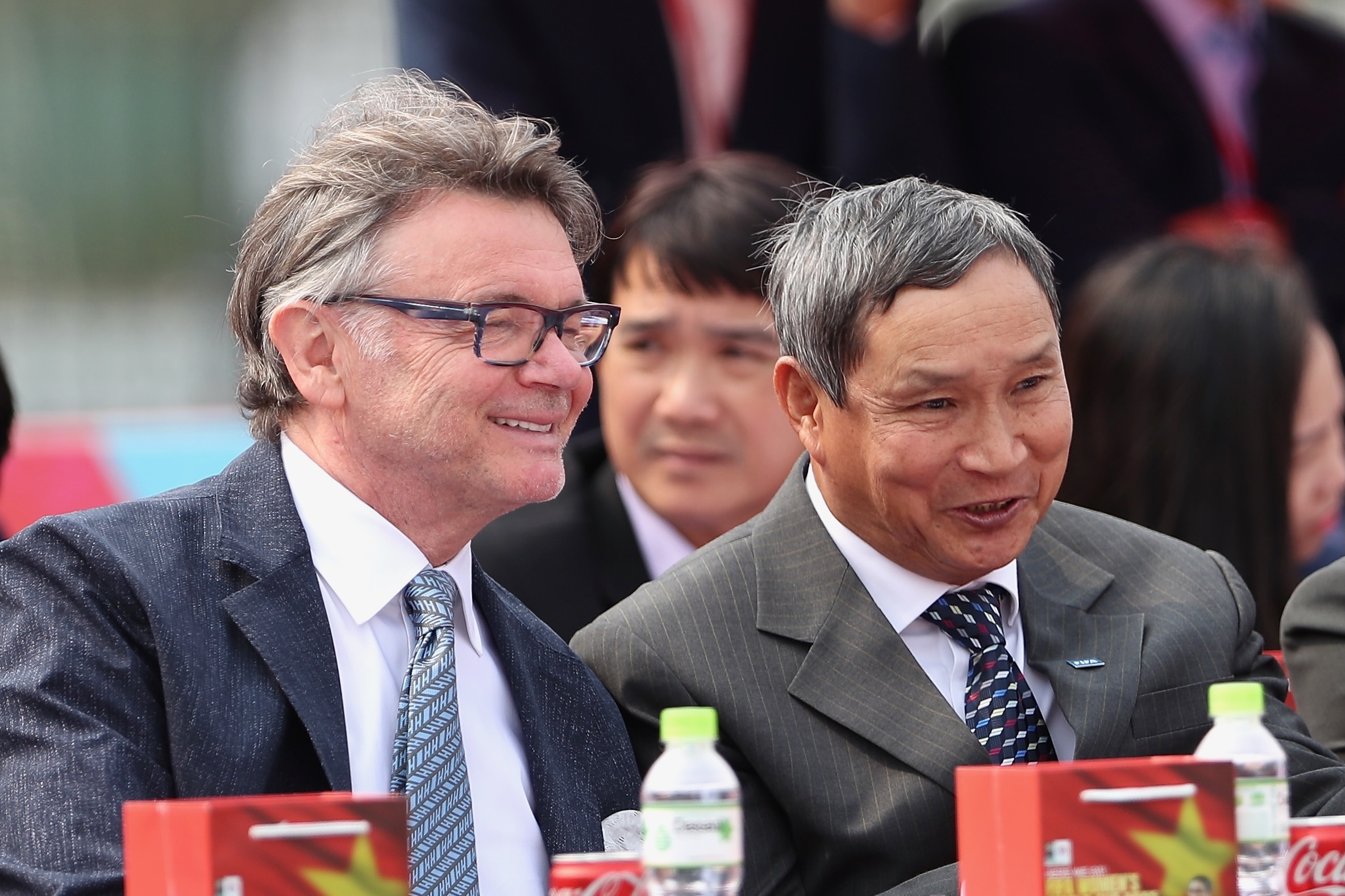 HLV Troussier: U23 Viet Nam se bao ve HCV o SEA Games 32 hinh anh