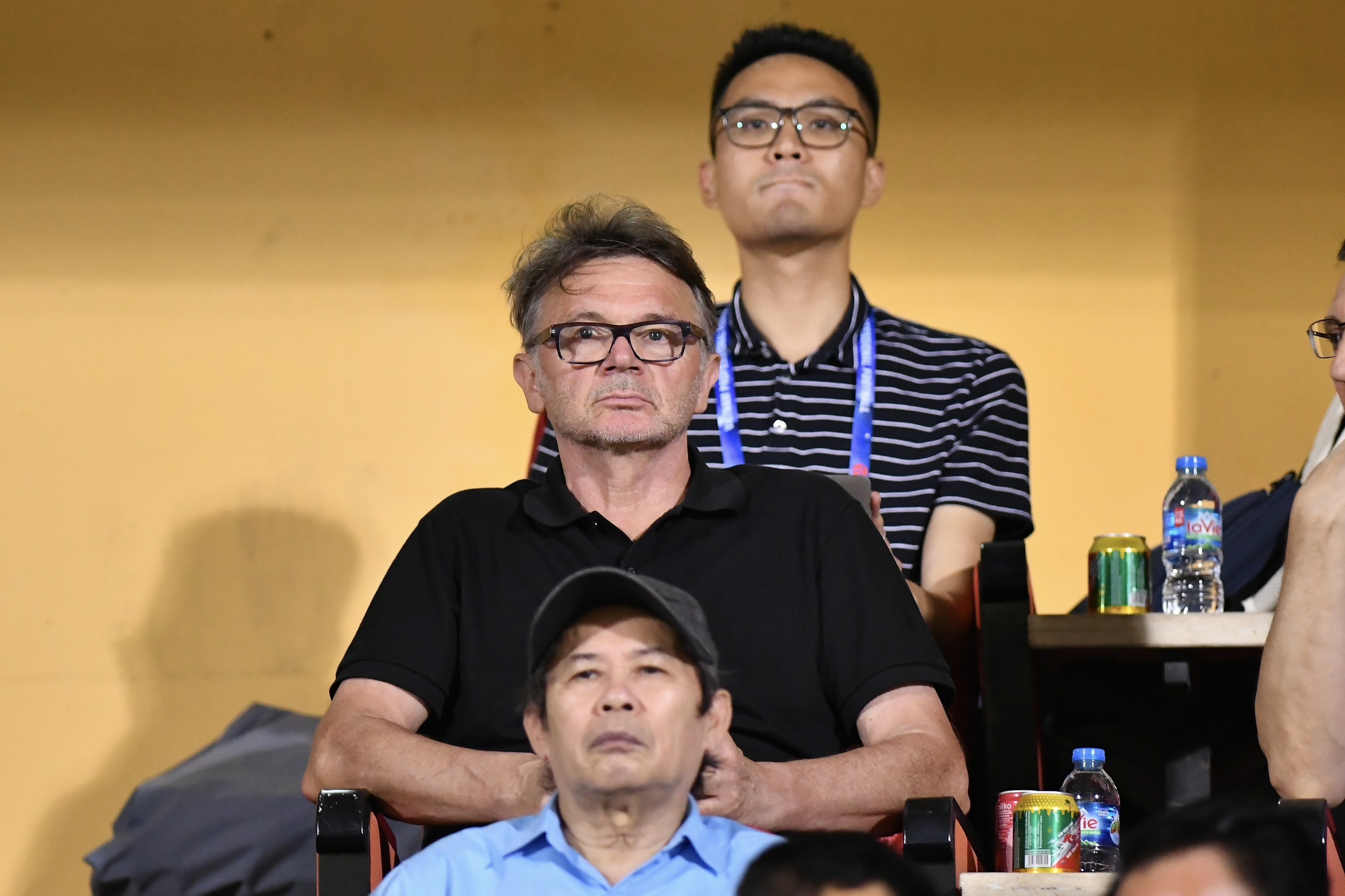 HLV Troussier: Toi khong quan tam NHM khong thich cau thu toi chon hinh anh