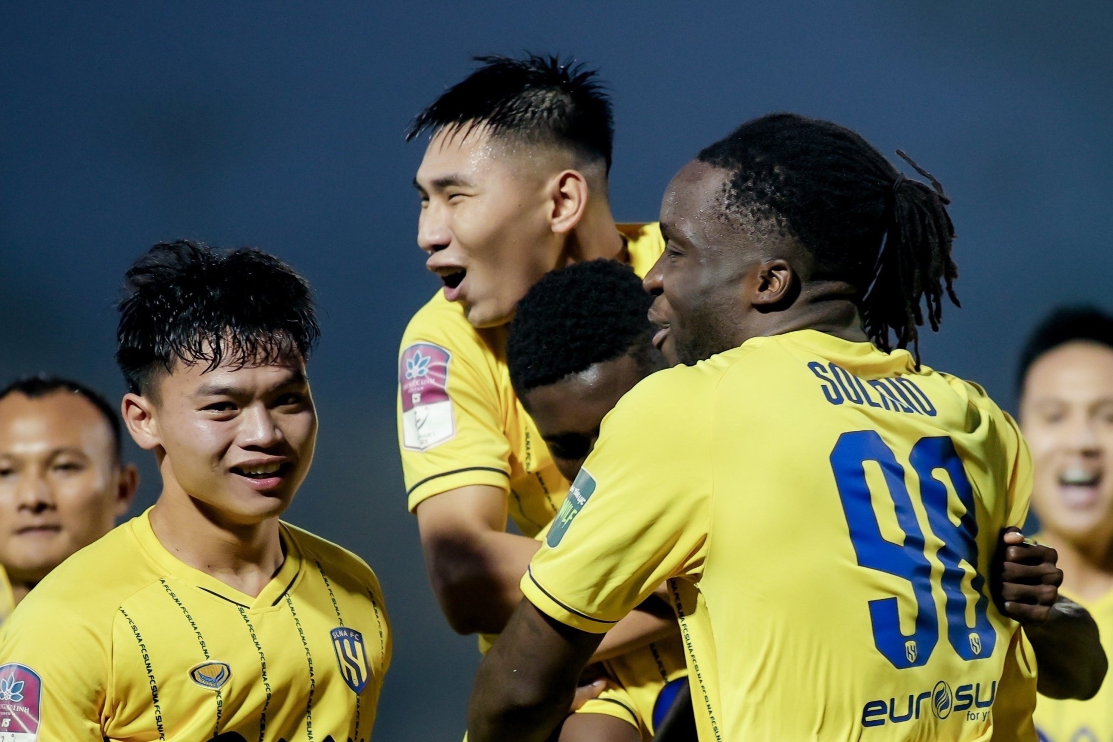 Tuyen thu U22 ghi ban giup SLNA thang tran dau tien o V.League 2023 hinh anh