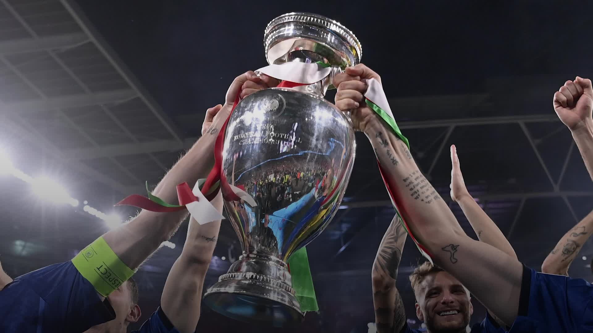 Boc tham VCK EURO 2024 bi gian doan vi tieng dong… phong the hinh anh