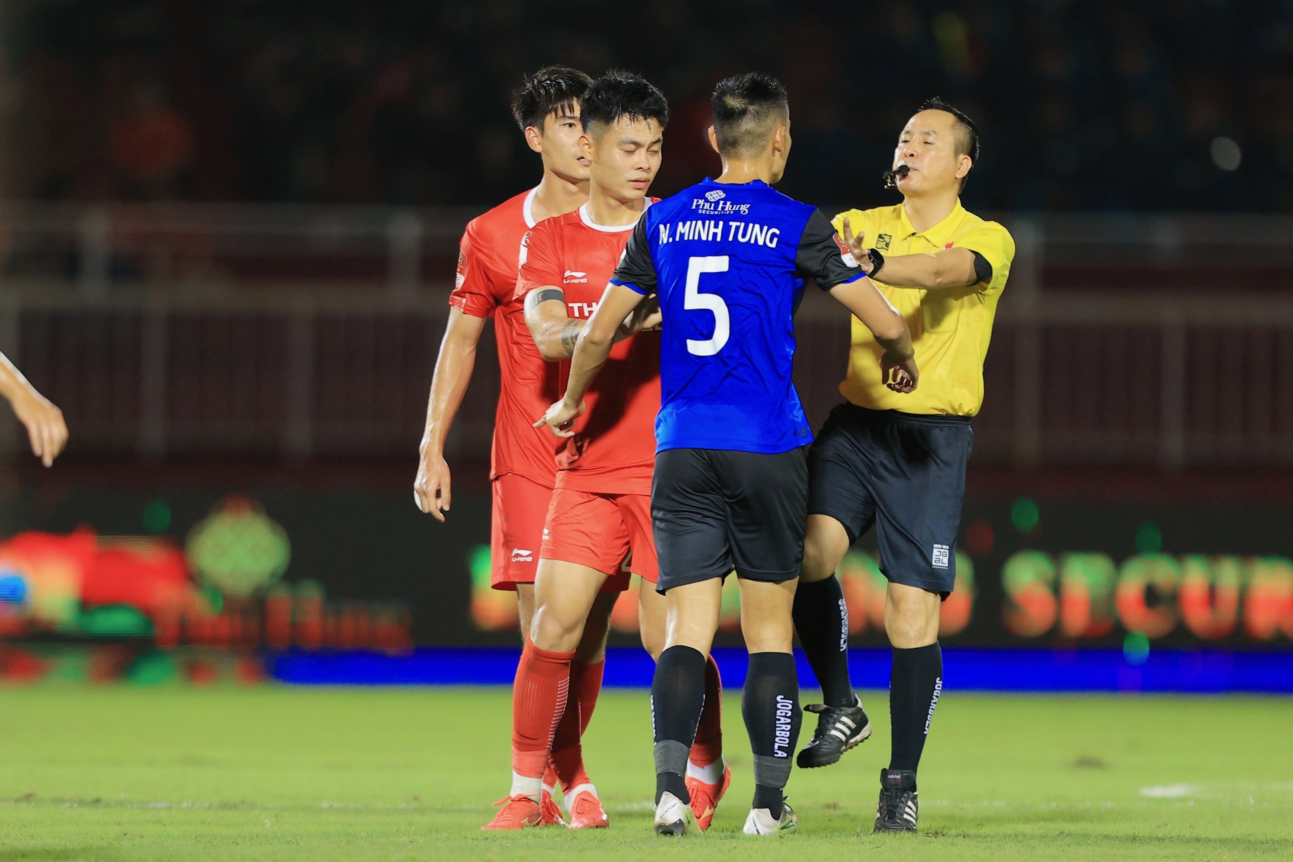 nham manh dung anh 6