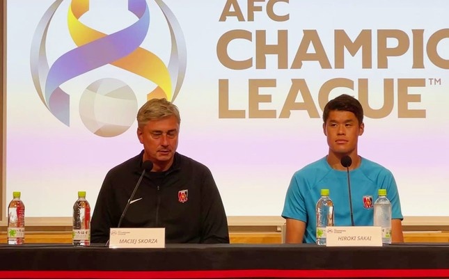 Thua Ha Noi FC, dai gia Nhat Ban ruc rich thay HLV truong hinh anh