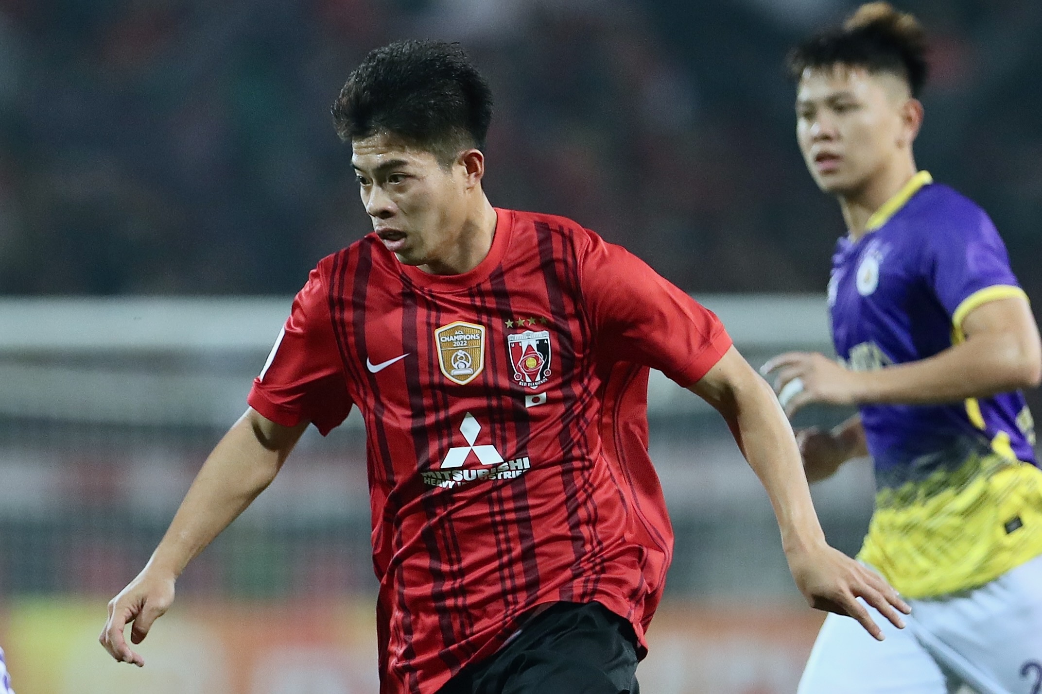 Vu cau thu bo tuyen phoi bay mat trai bong da Thai Lan hinh anh