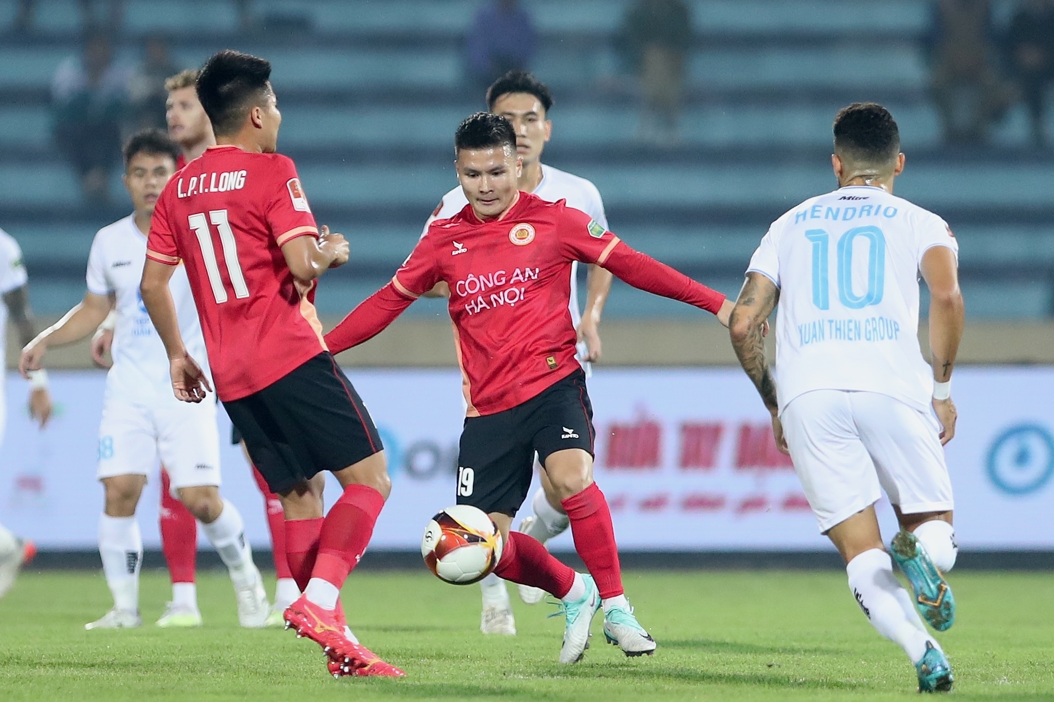 quang hai - van toan anh 1