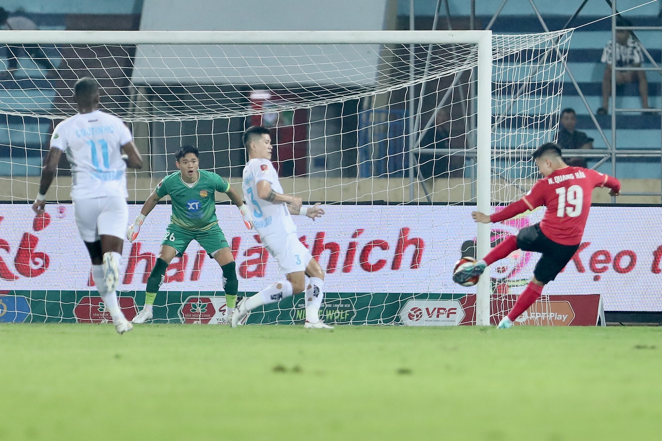 quang hai - van toan anh 3