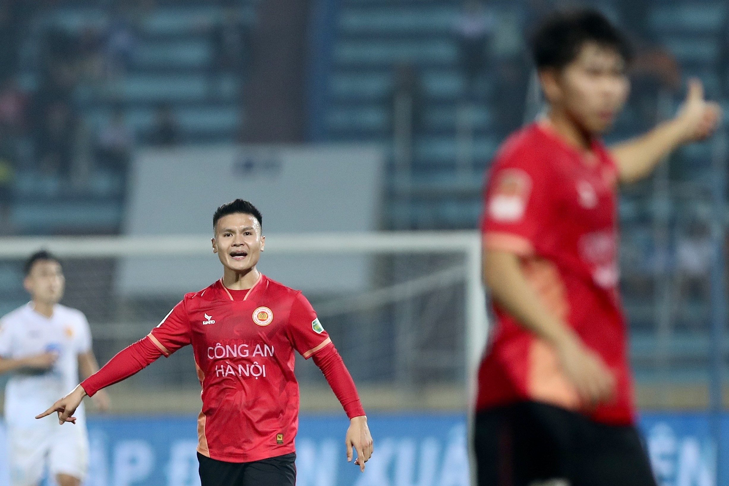 quang hai - van toan anh 4