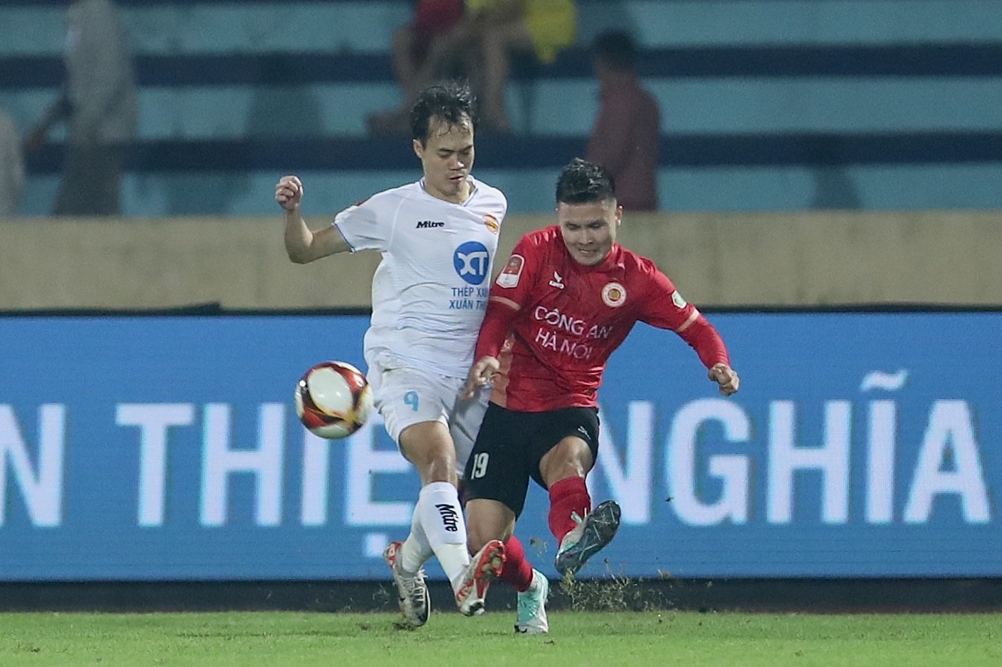 quang hai - van toan anh 9