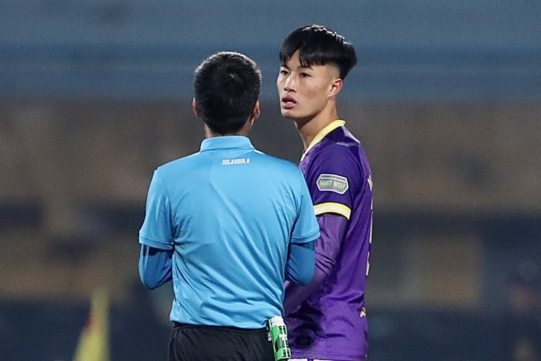 Tien ve U23 Viet Nam gap rieng trong tai sau tran dau hinh anh