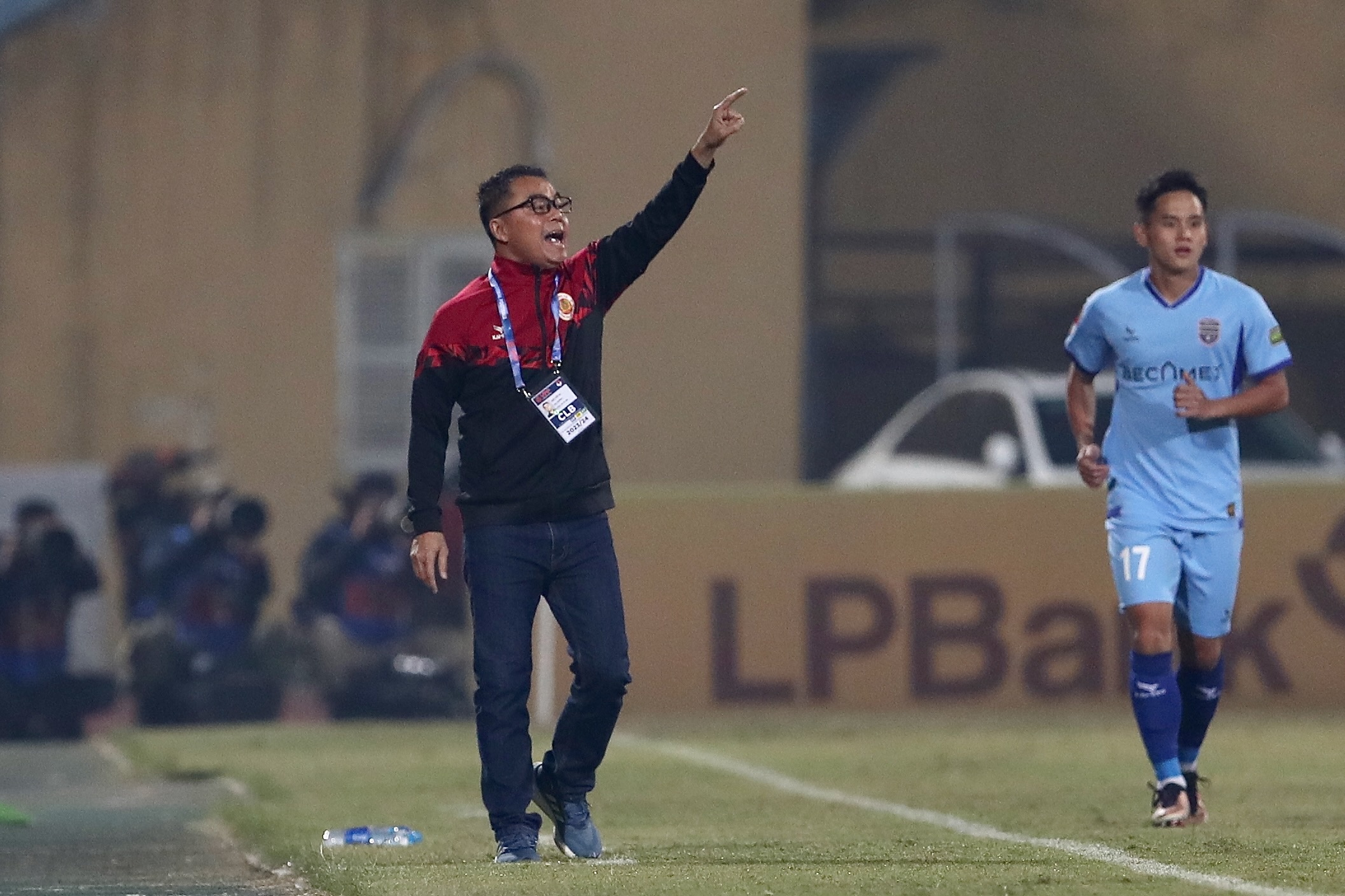 Ong Tran Tien Dai chia tay CLB CAHN hinh anh