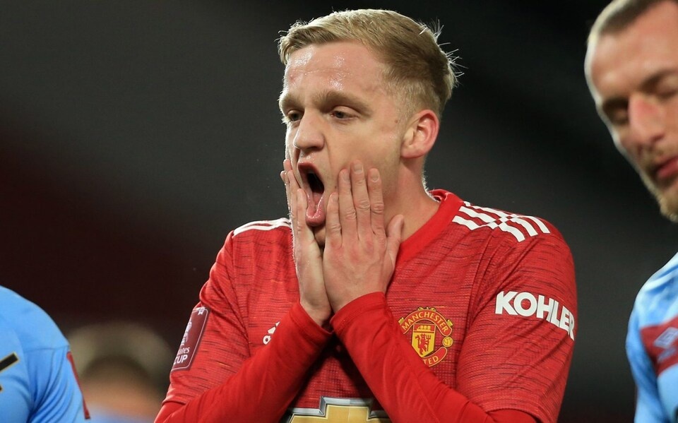 Bi kich cua Van de Beek hinh anh